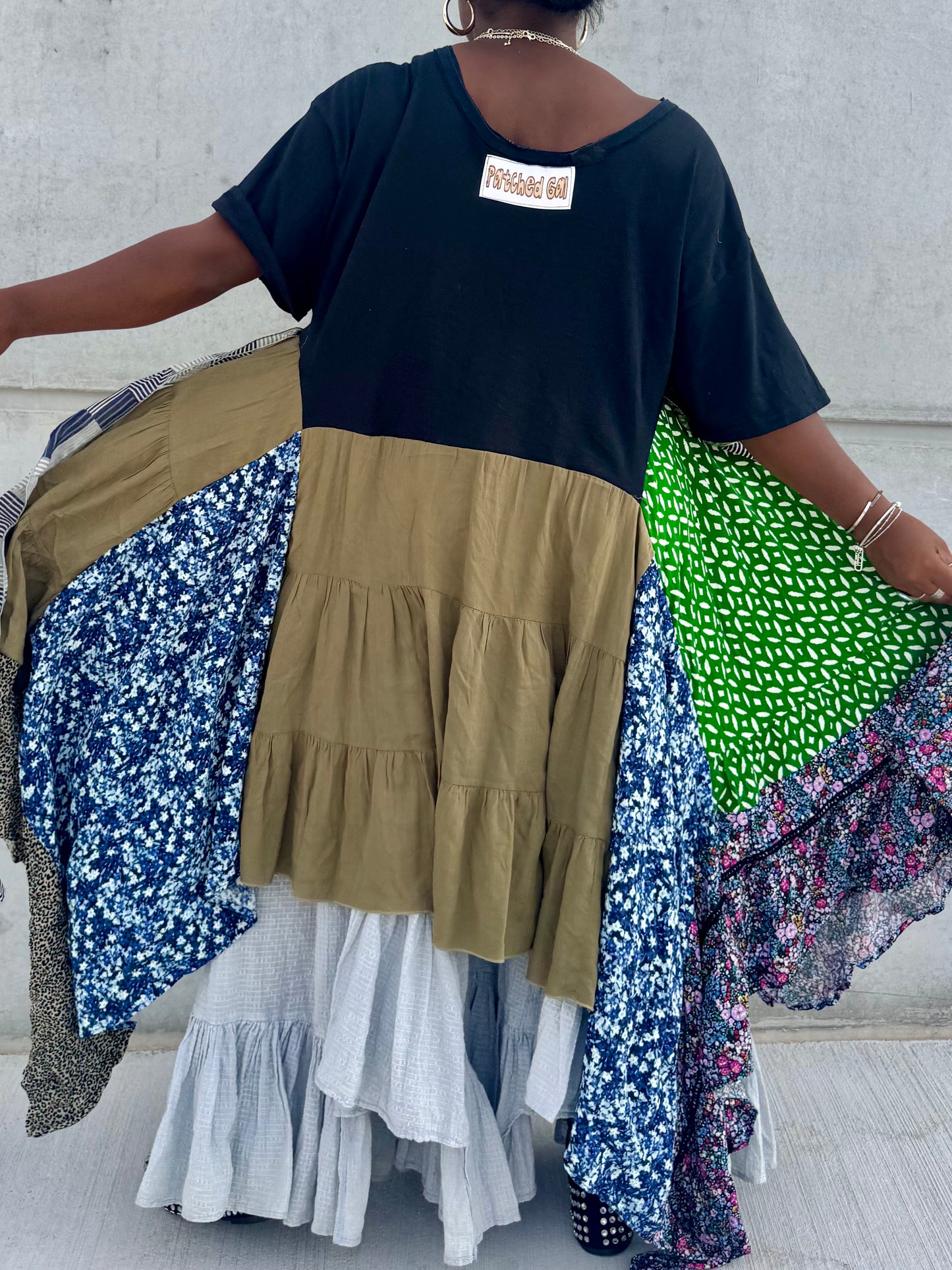 Medium-2XL Nirvana Maxi Tee