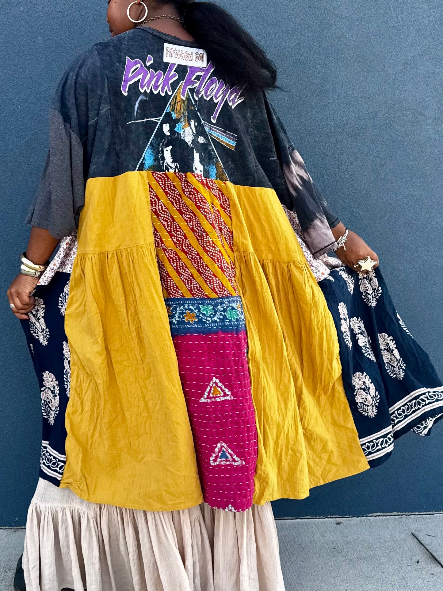 Small-2XL Pink Floyd Maxi Tee