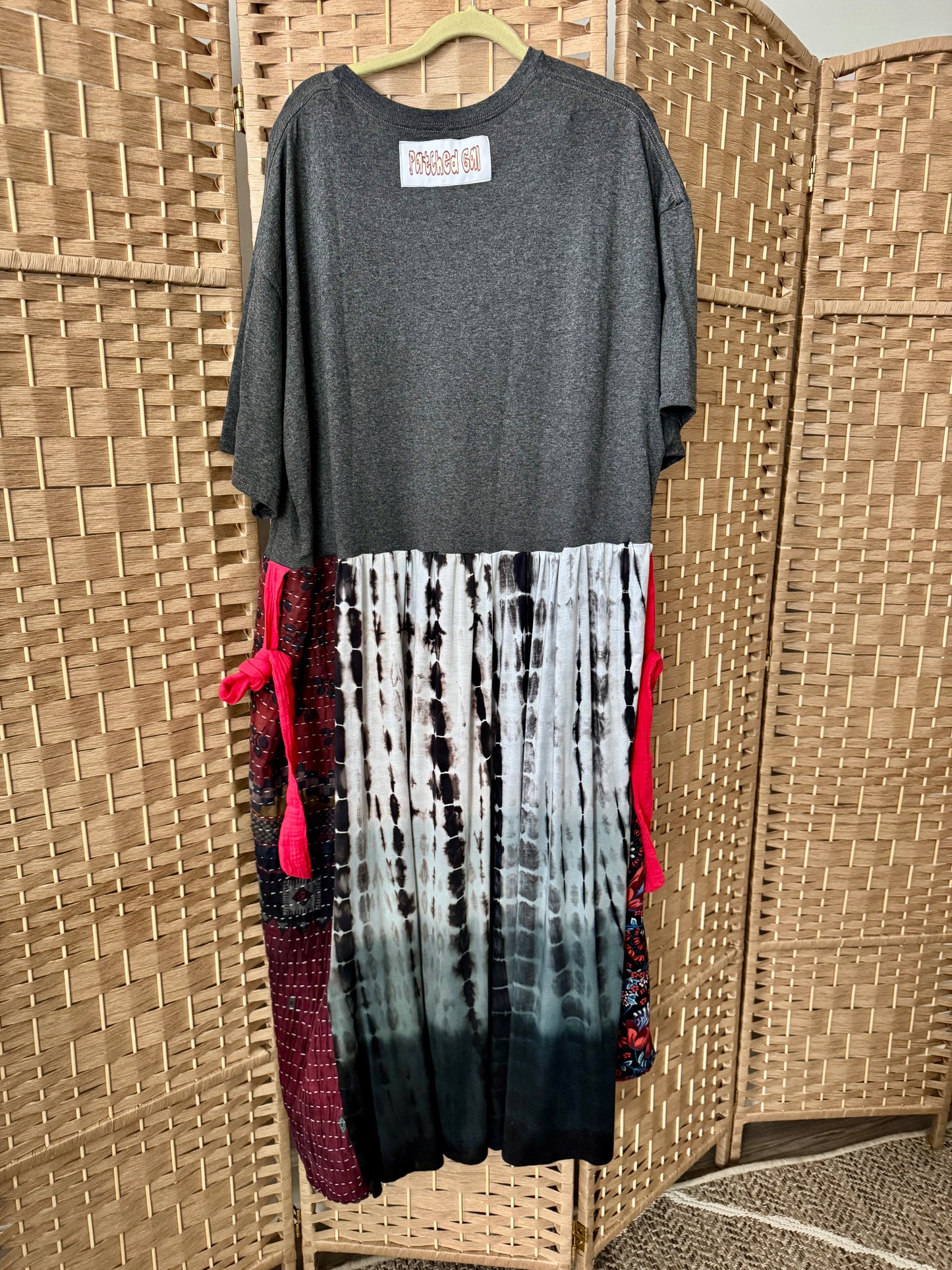 Large-2XL Aaliyah Maxi Tee