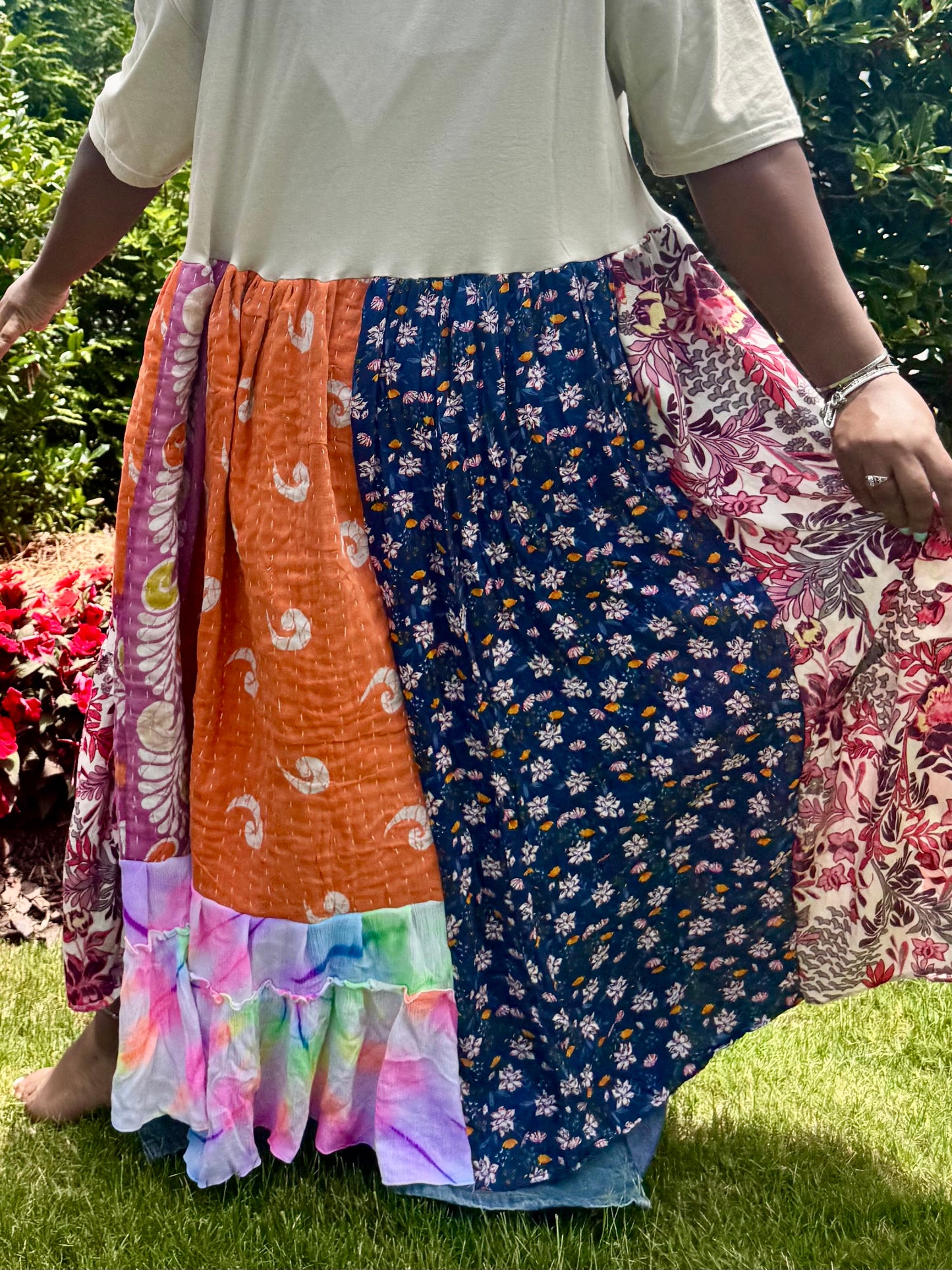 Large-2XL Journey Maxi Tee