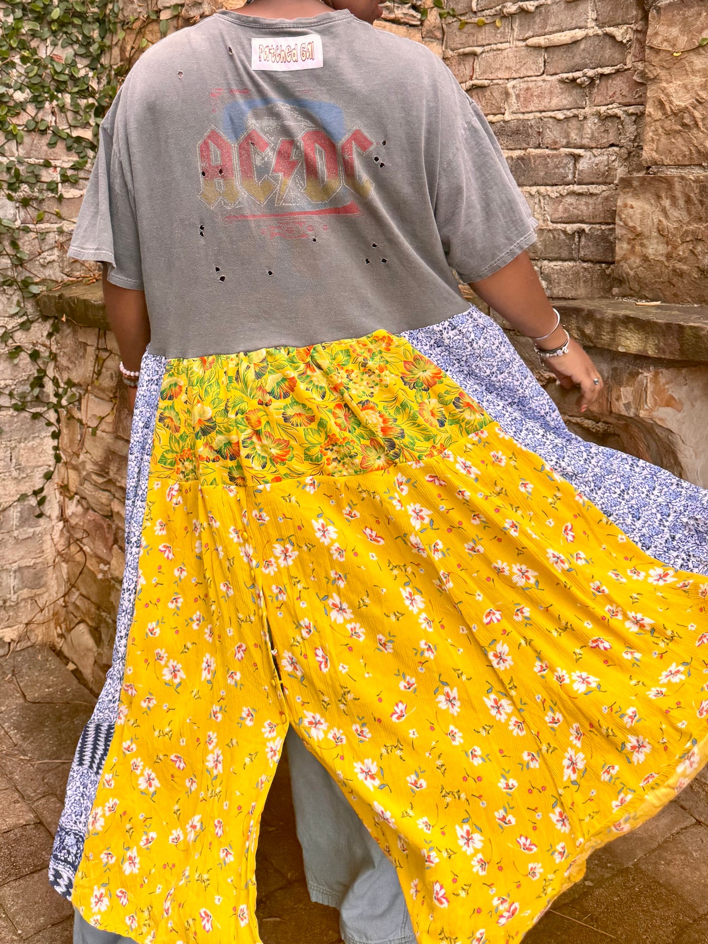 Medium-2XL ACDC Maxi Tee