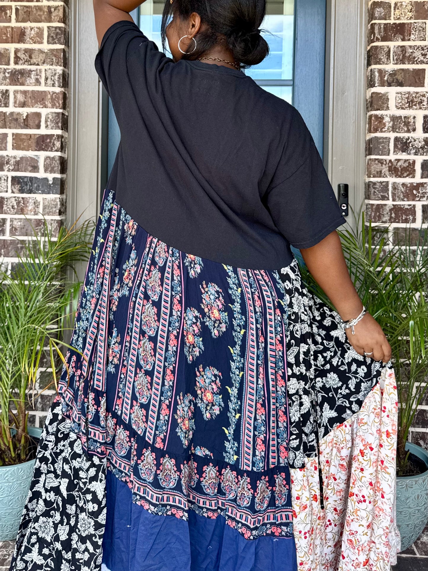 Extra Large-3XL Blink Maxi Tee