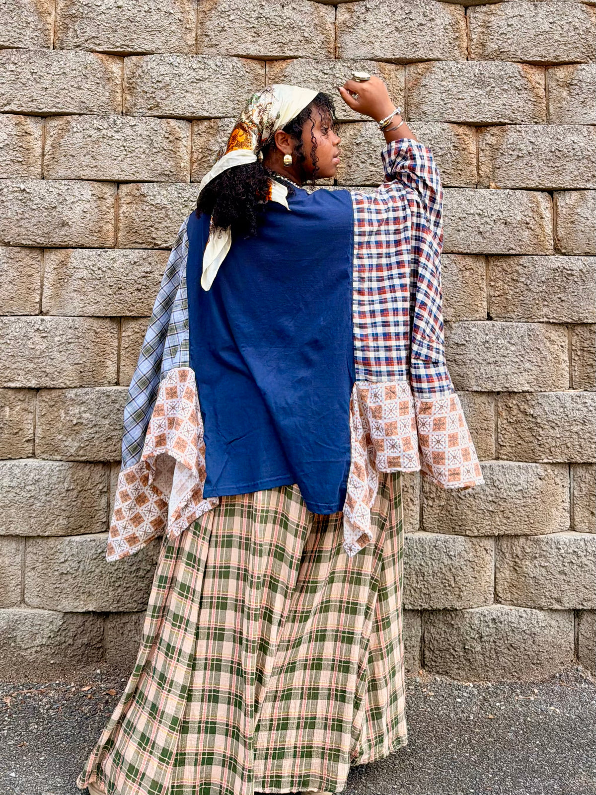 Large- 4XL Dolly Parton Poncho Tee