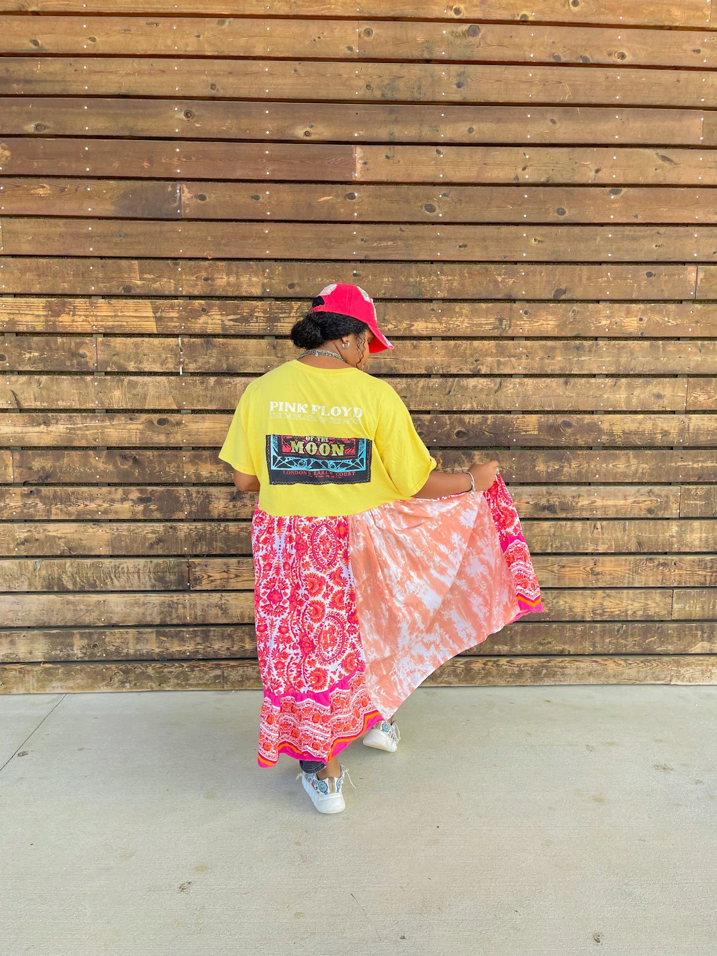 Medium- 2XL Pink Floyd Maxi Tee