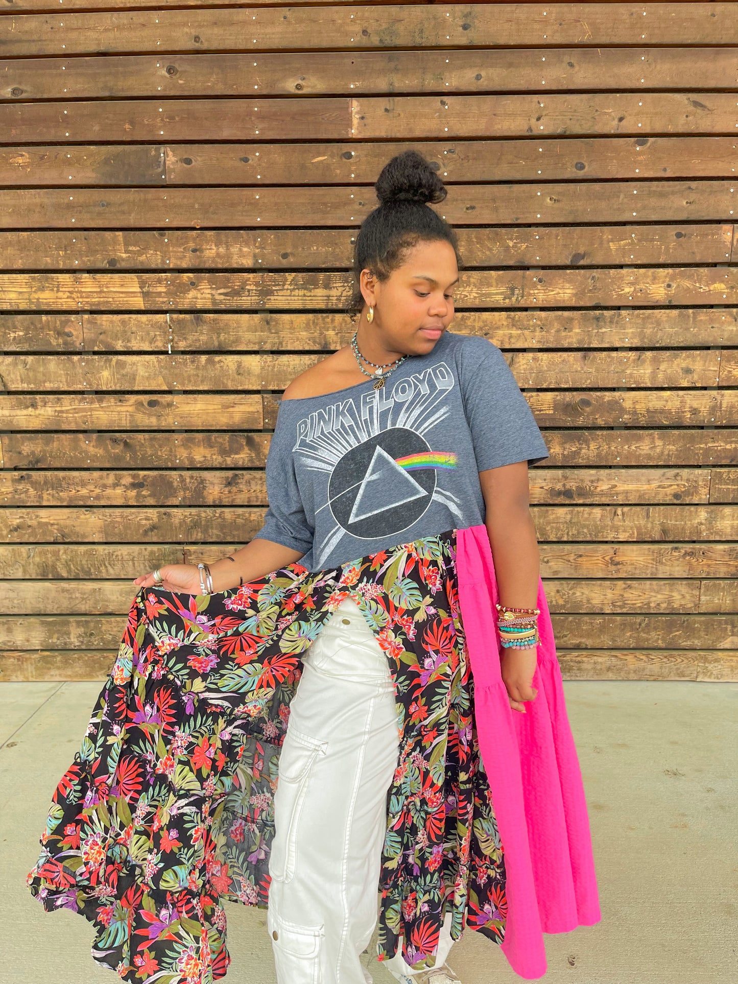 Medium- 1X Pink Floyd Maxi Tee