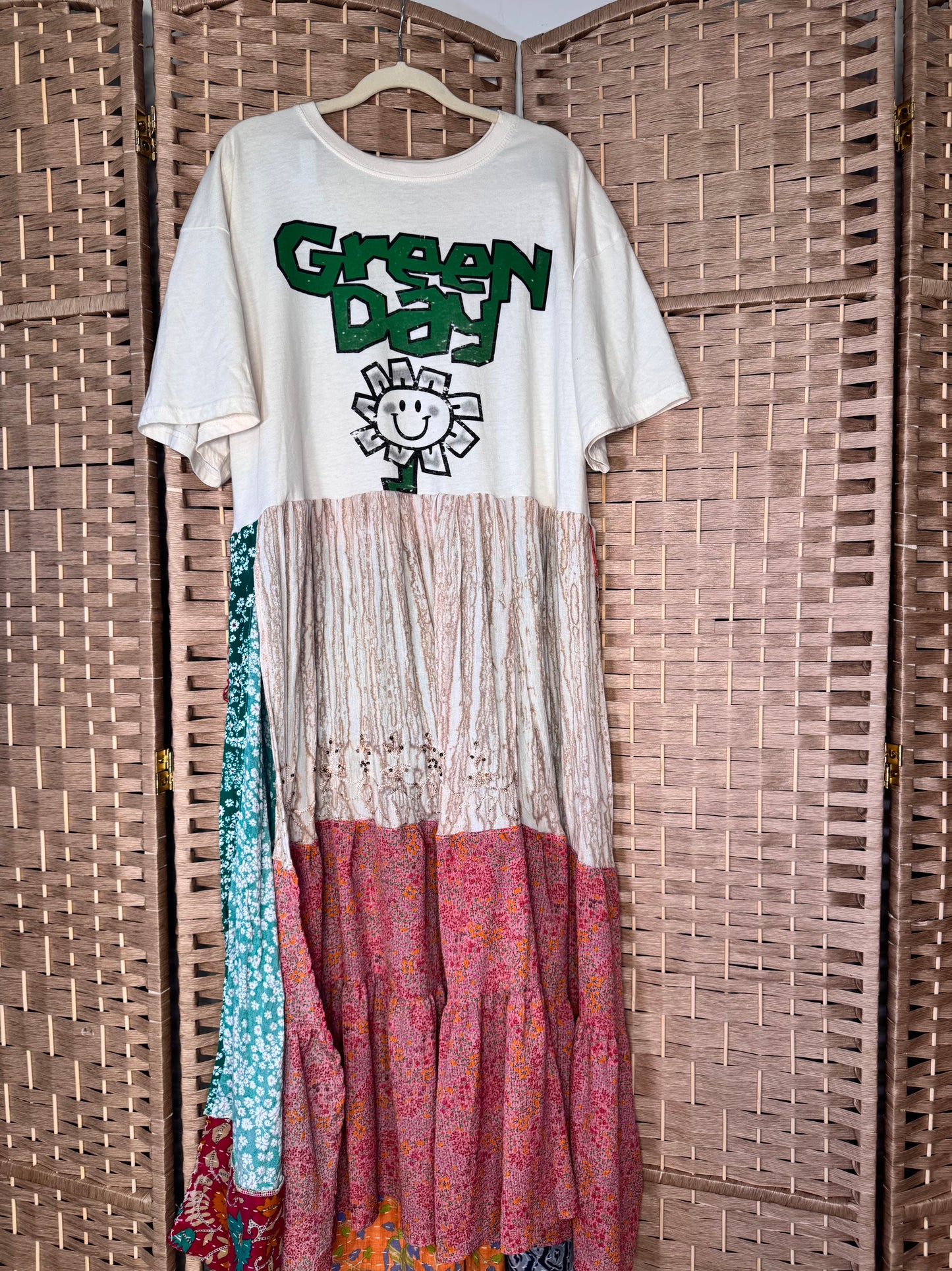 Small-Extra Large Green Day Maxi Tee