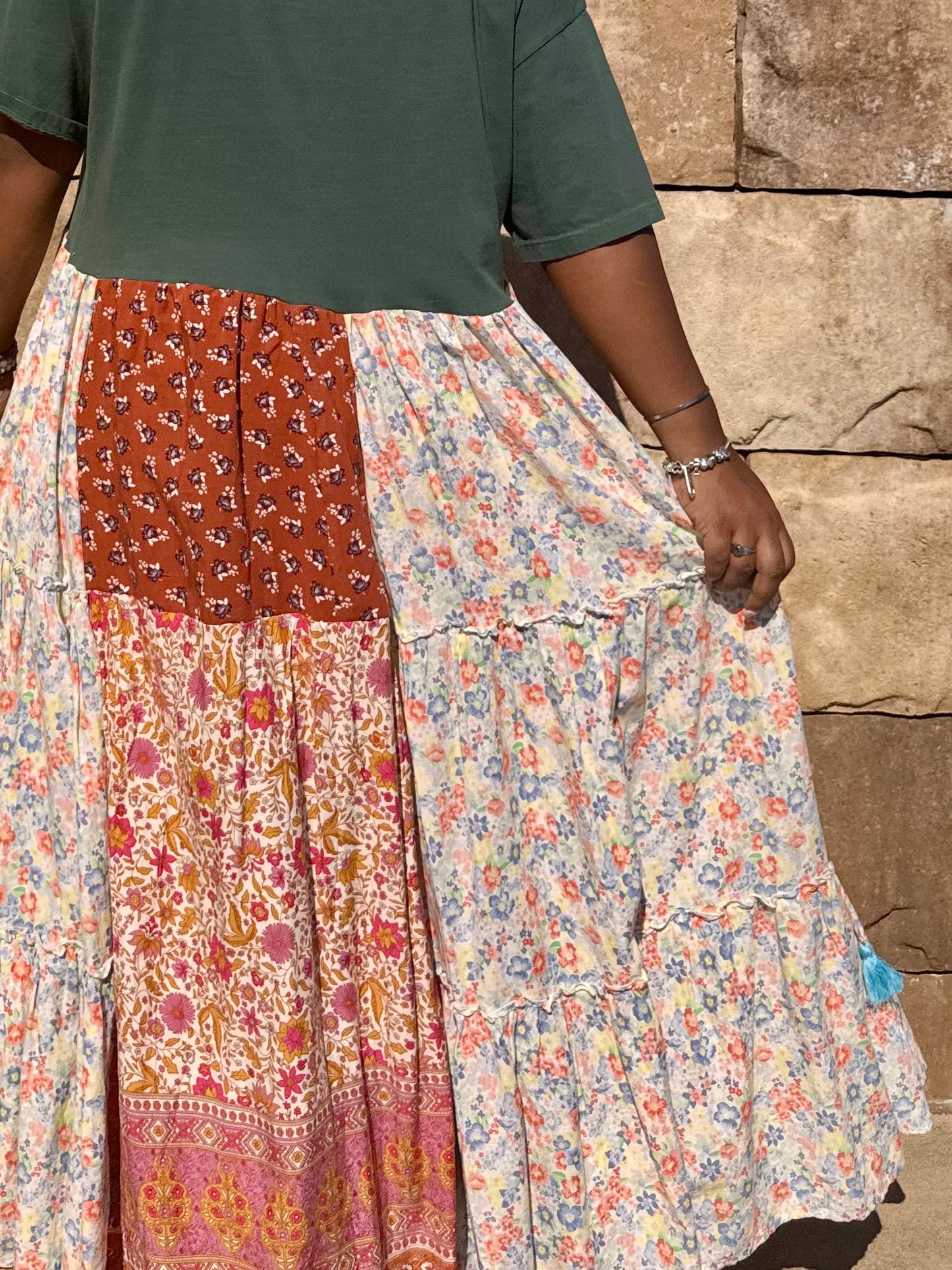 Medium-1XL Queen Maxi Tee