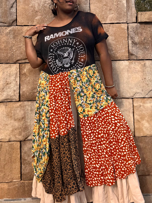 Medium-Extra Large Ramones Maxi Tee