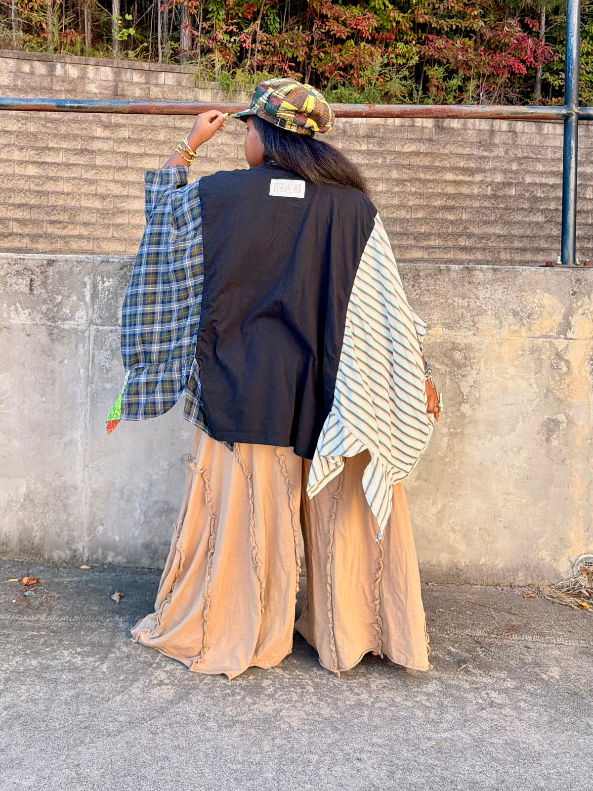 Large-4XL Sade Poncho Tee