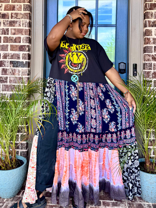 Extra Large-3XL Blink Maxi Tee