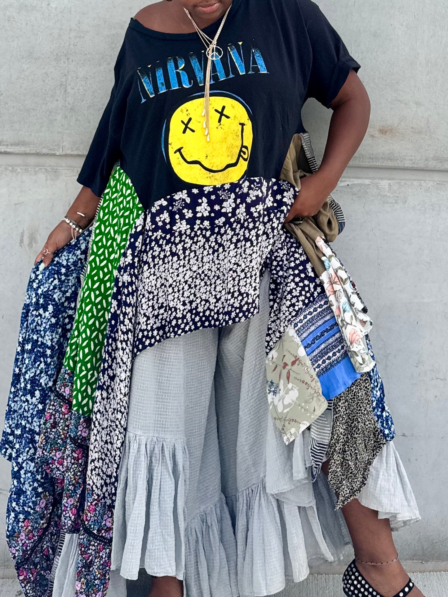 Medium-2XL Nirvana Maxi Tee