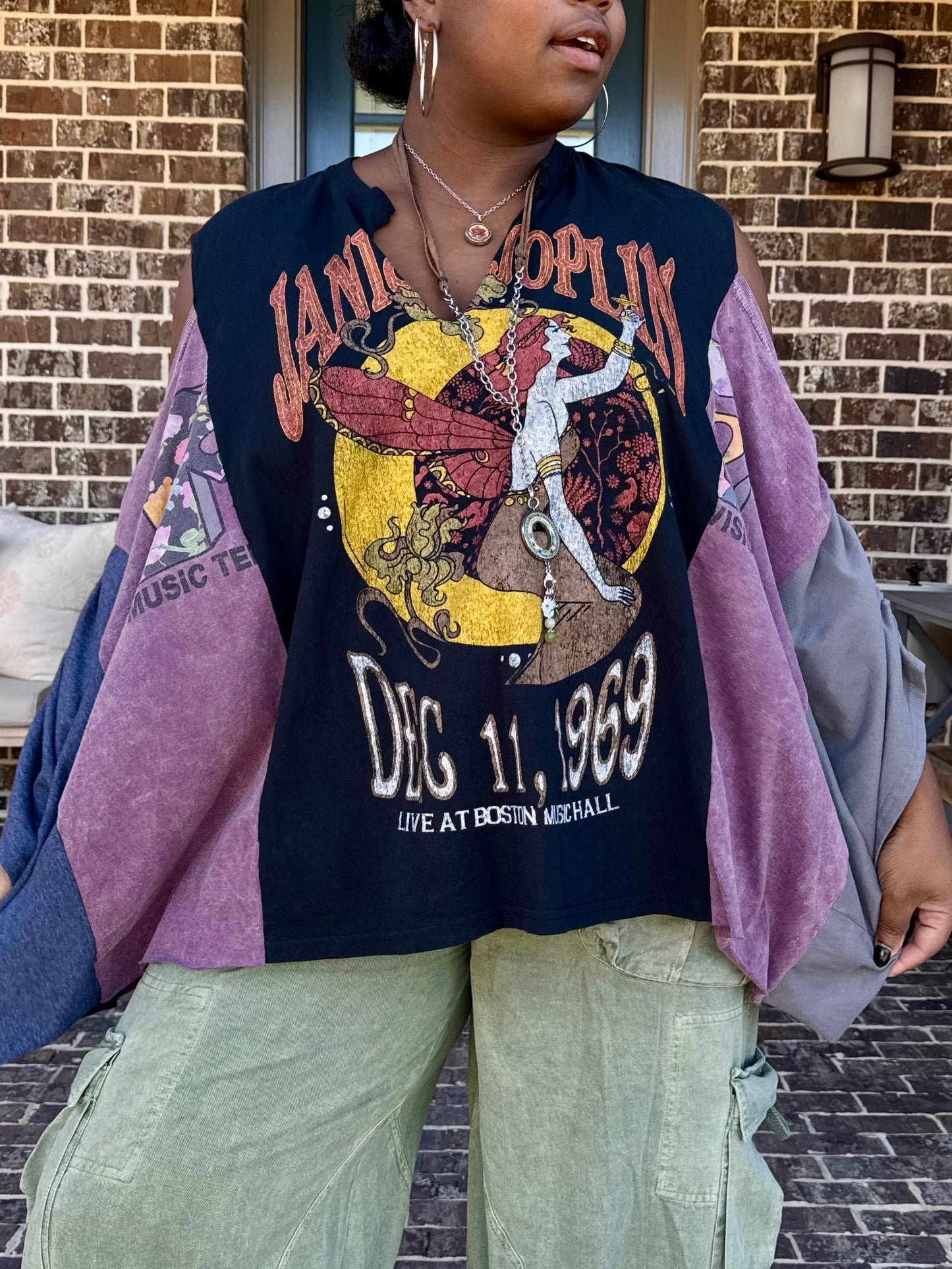Large-3XL Janis Joplin Cold Shoulder Graphic Tee
