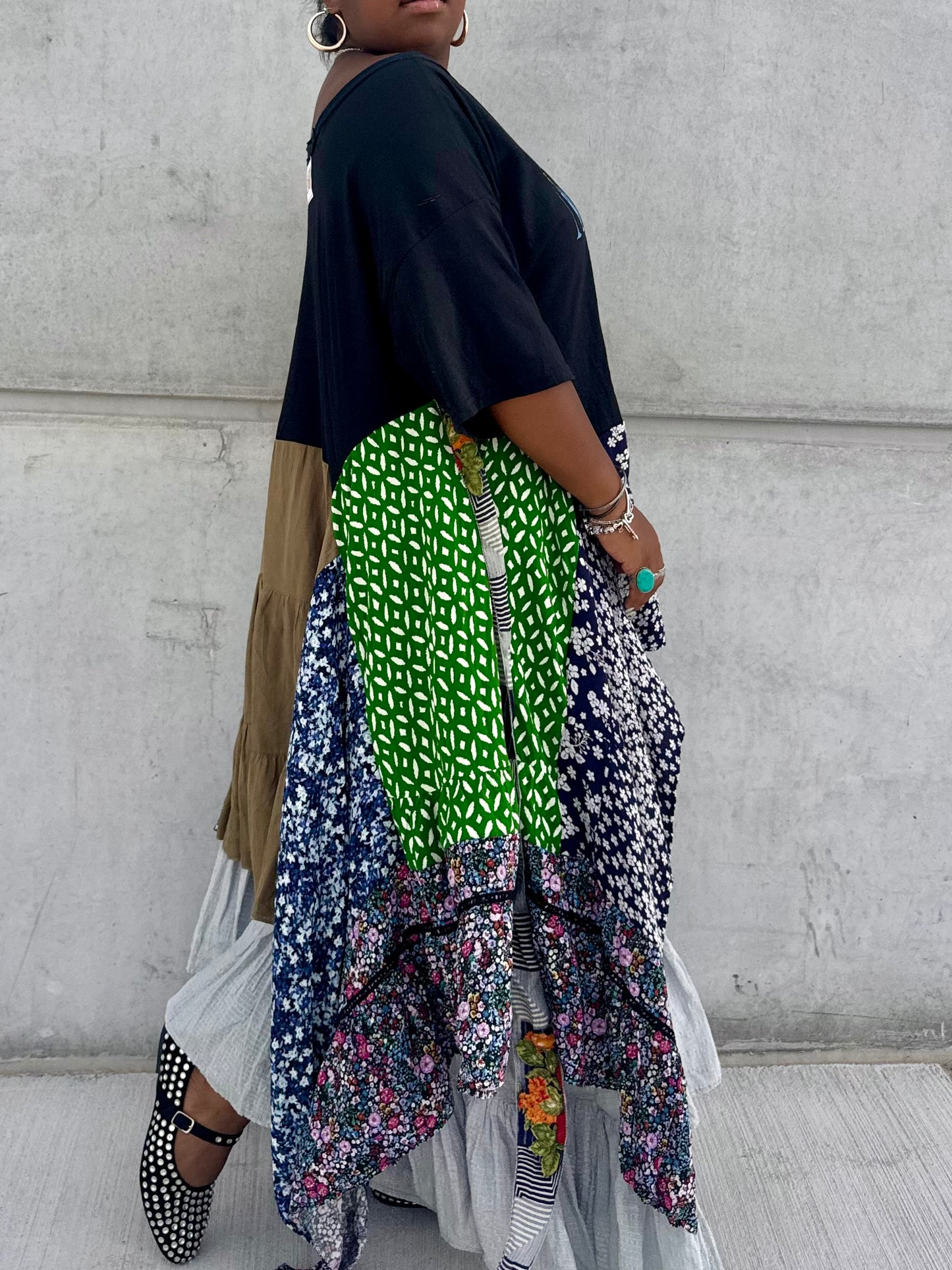 Medium-2XL Nirvana Maxi Tee