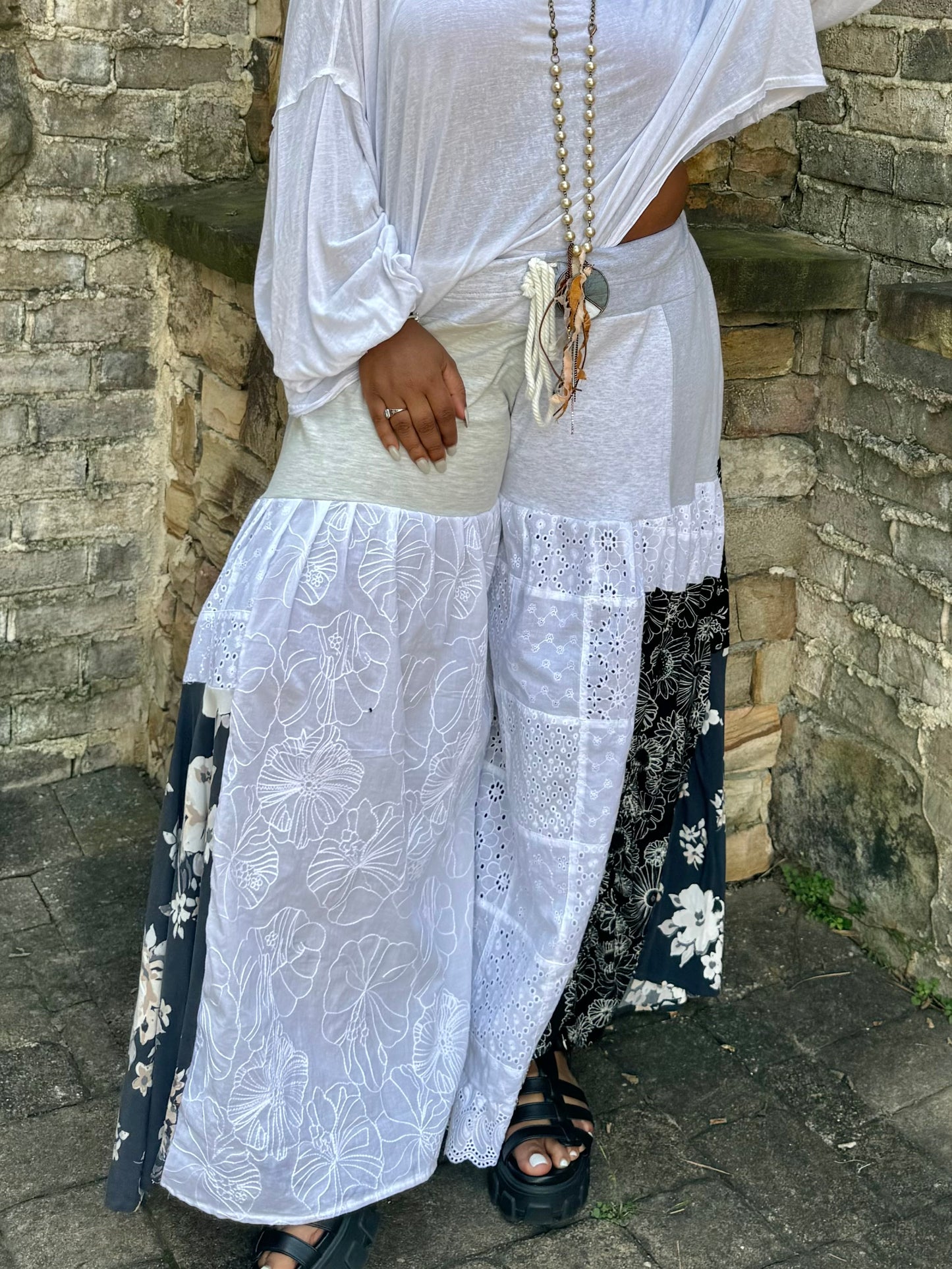 Extra Small-Extra Large Grey Floral Mix Luxury Sweatpants