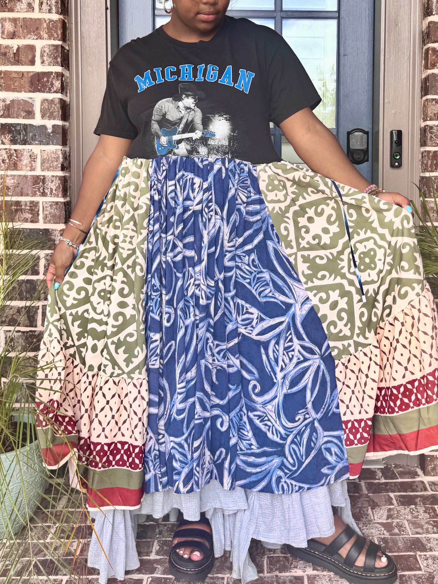 Extra Small-Extra Large Garth Brooks Maxi Tee