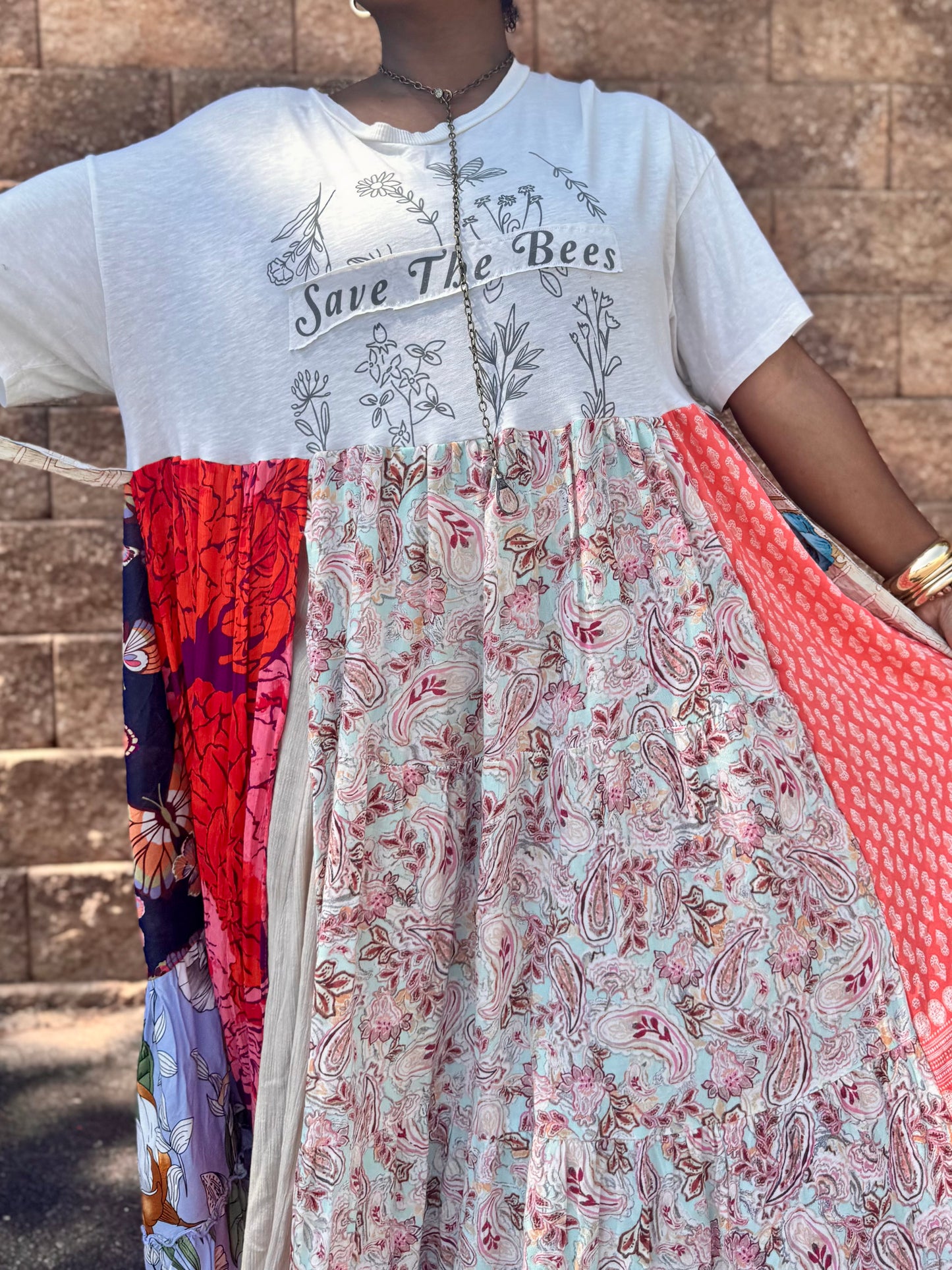 Medium-2XL Save The Bees Maxi Tee