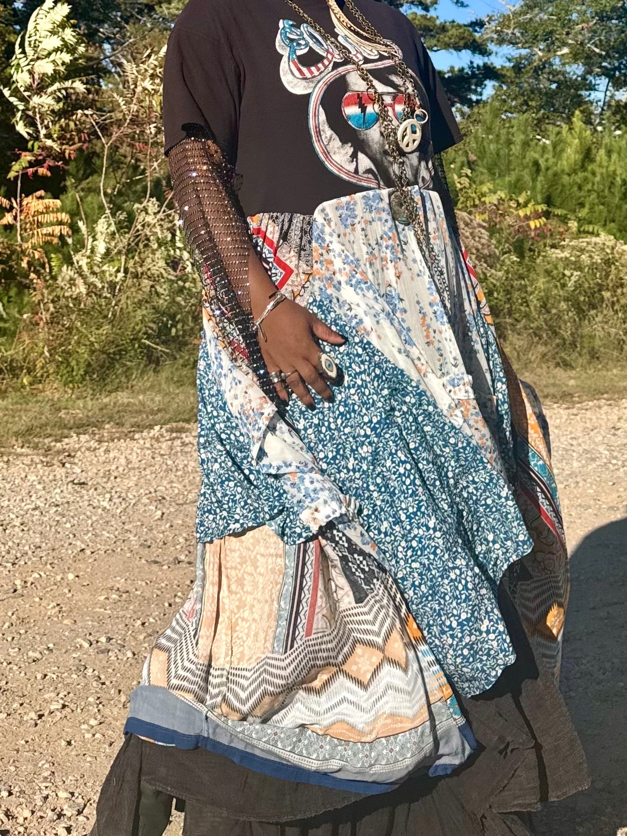 Medium-2XL Elvis Presley Maxi Tee