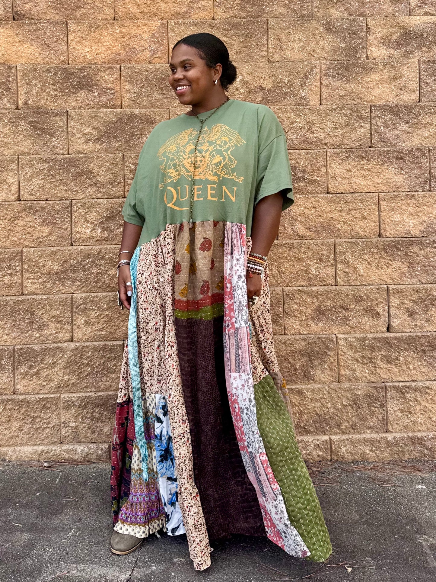 Extra Large-4XL Queen Maxi Tee