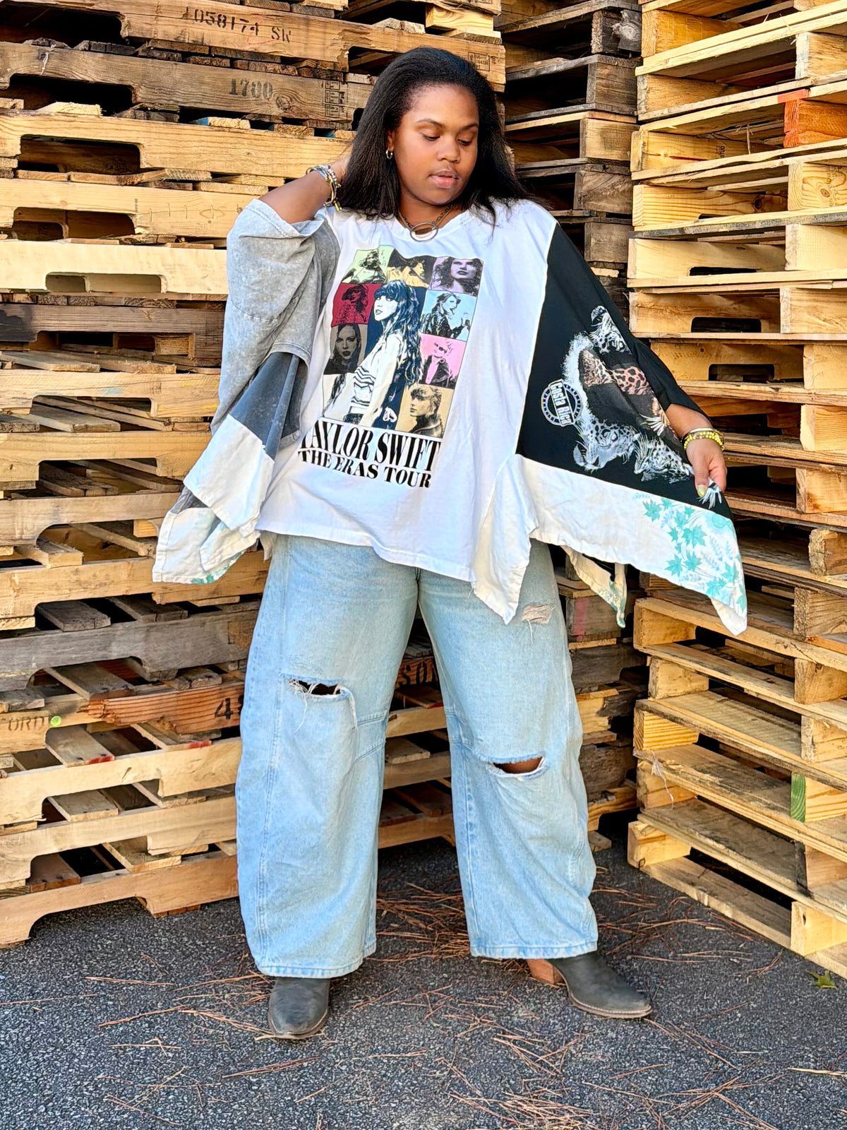 Medium-2XL Taylor Swift Poncho Tee