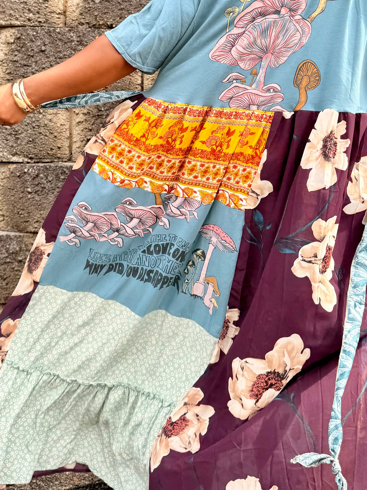 Large-2XL Kindness Is Key Maxi Tee
