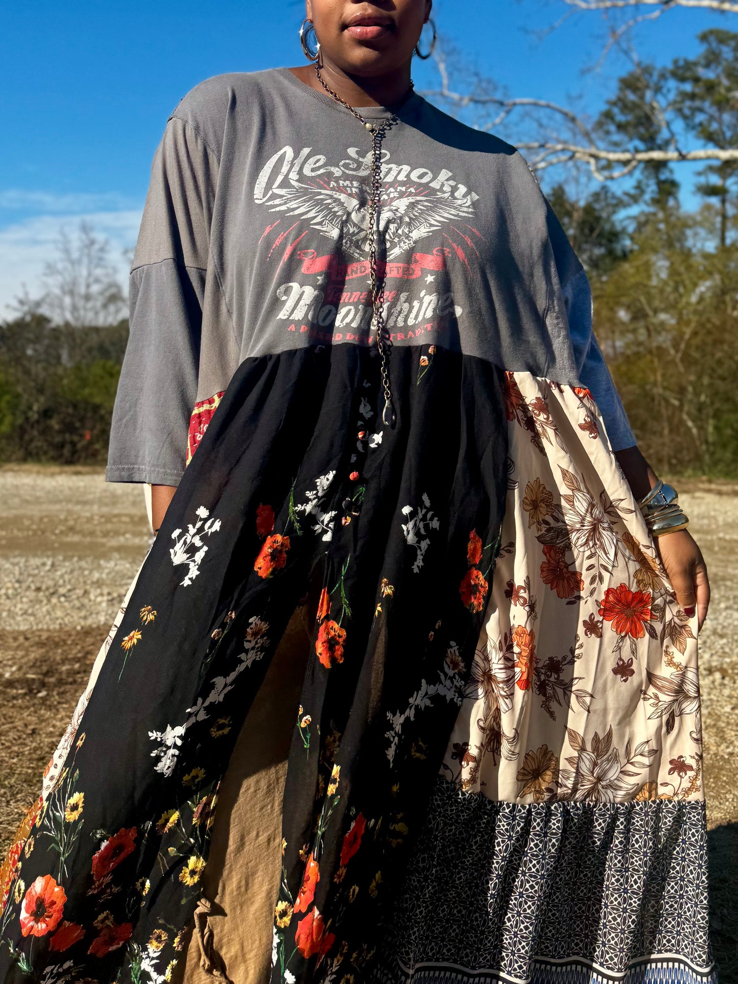 Large-3XL Moonshine Maxi Tee