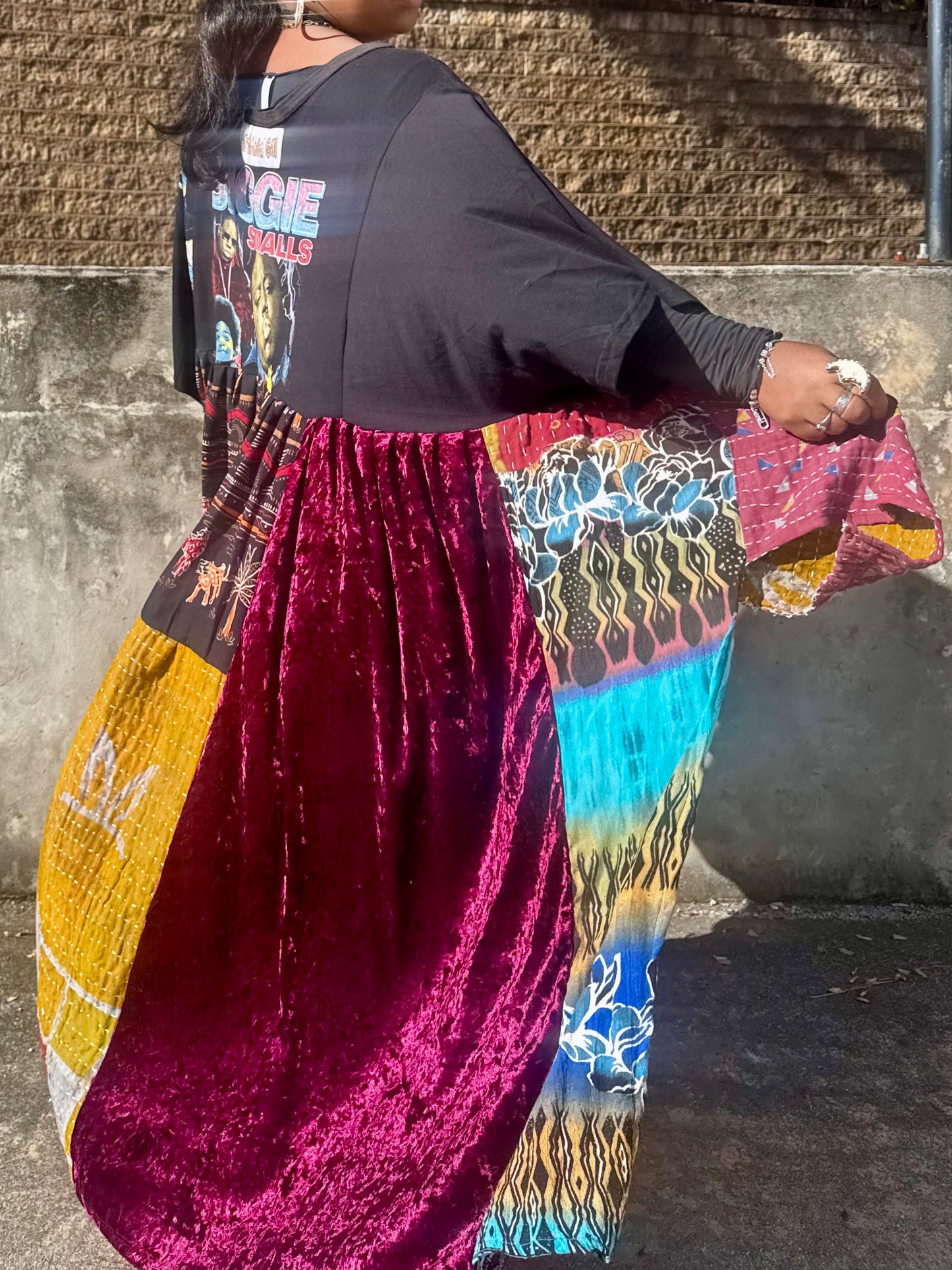 Large-3XL Biggie Maxi Tee