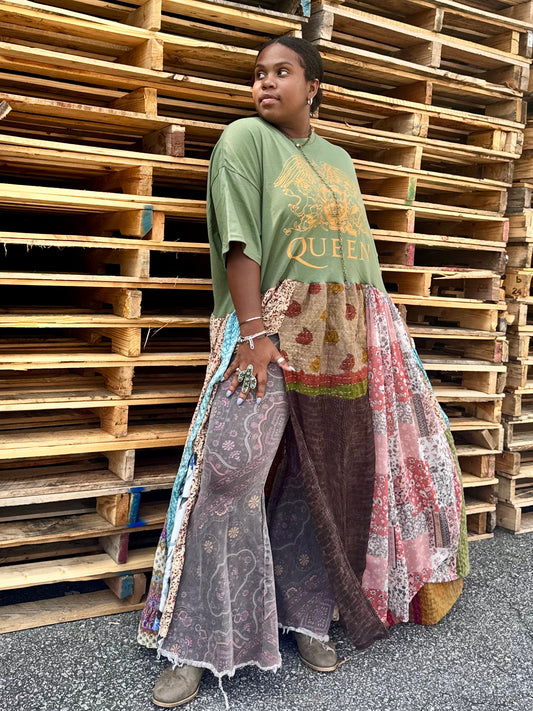 Extra Large-4XL Queen Maxi Tee