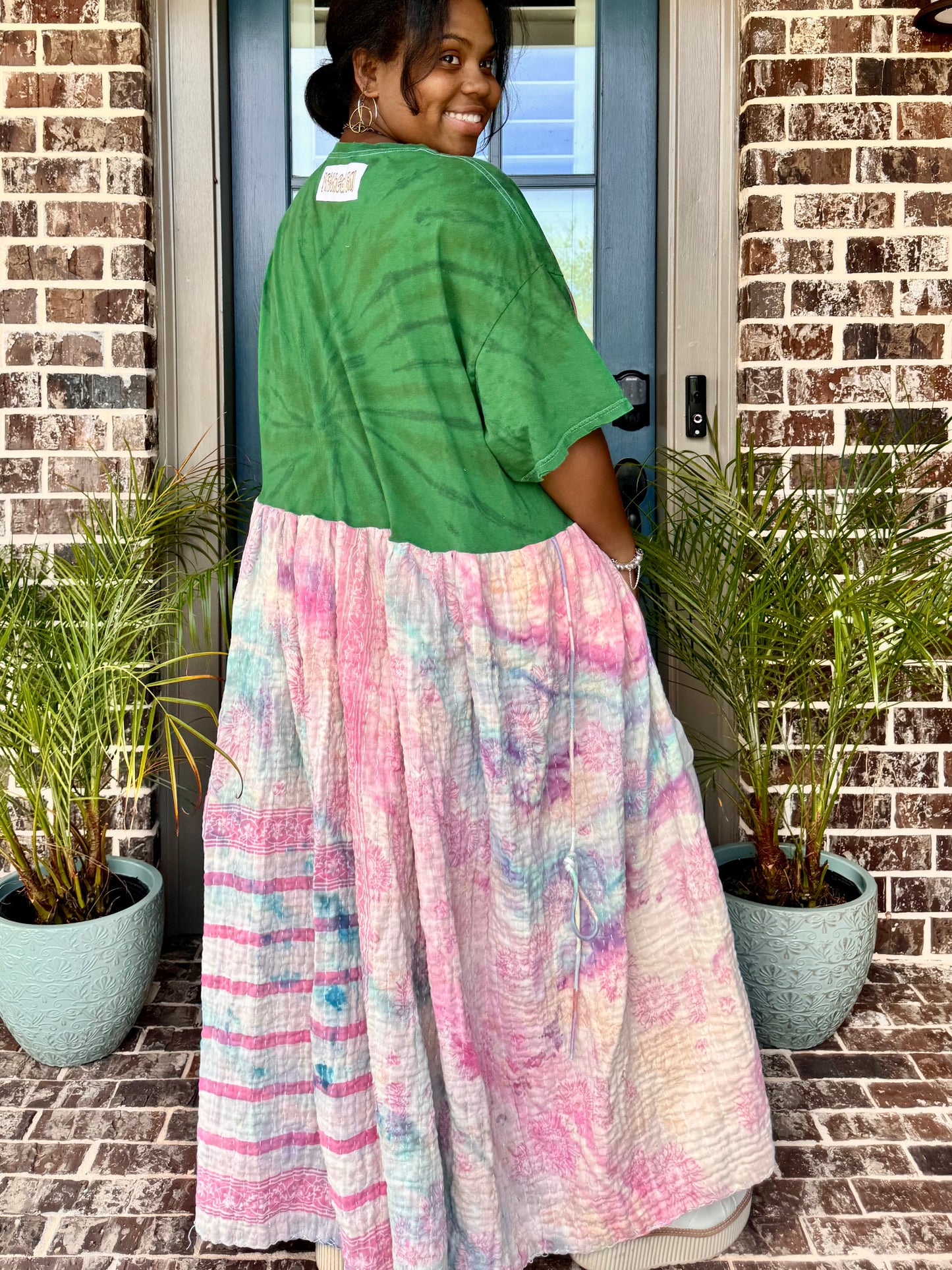 Large-2XL Pink Floyd Maxi Tee