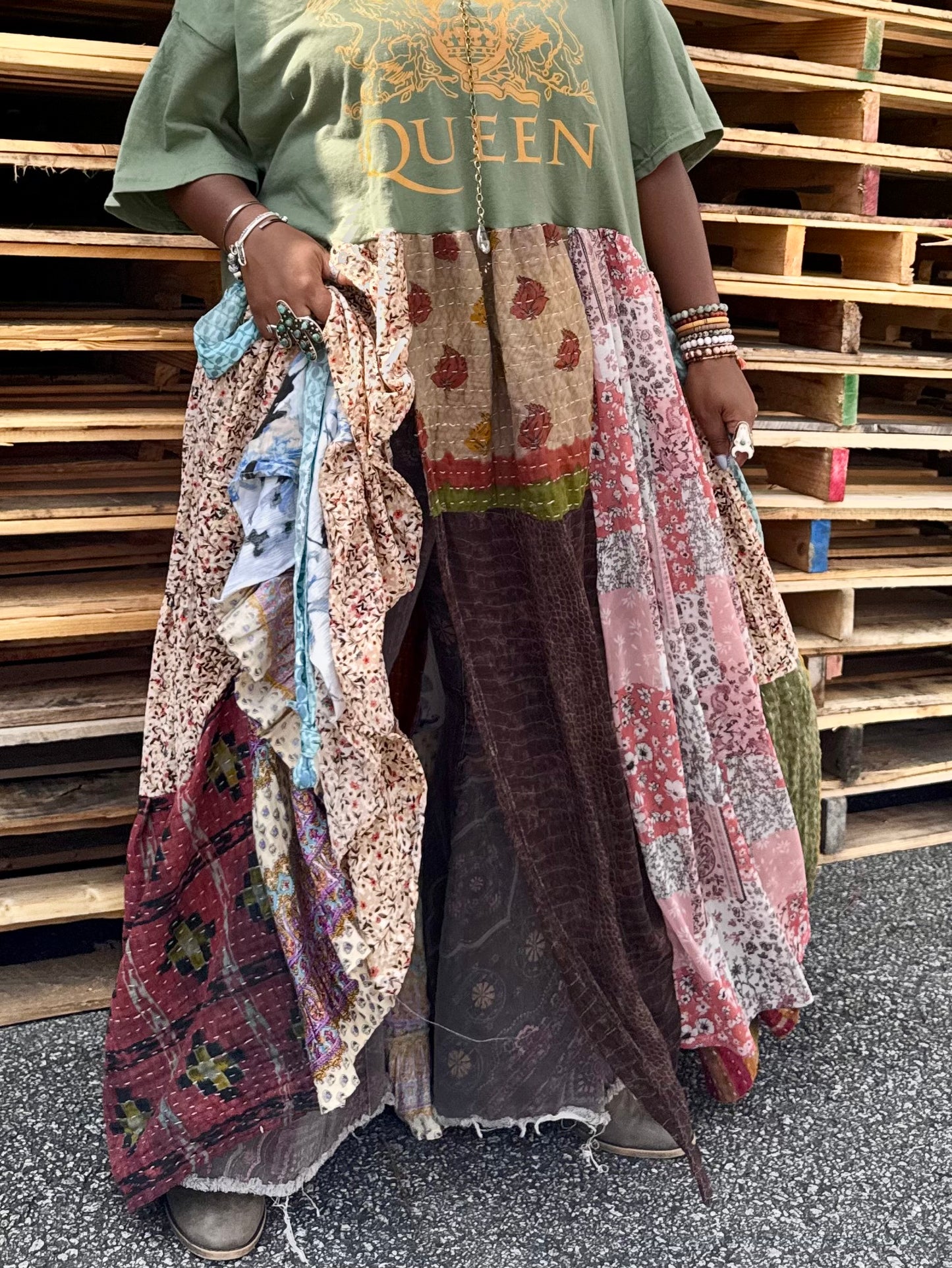 Extra Large-4XL Queen Maxi Tee