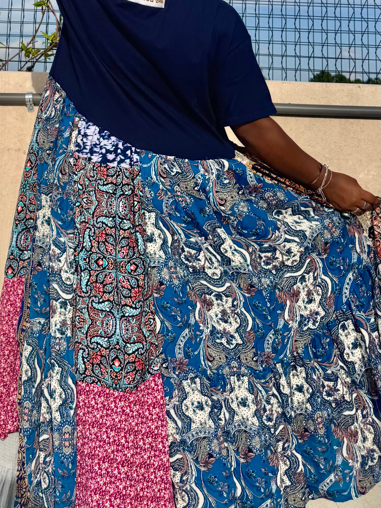 Large- 2XL Queen Maxi Tee