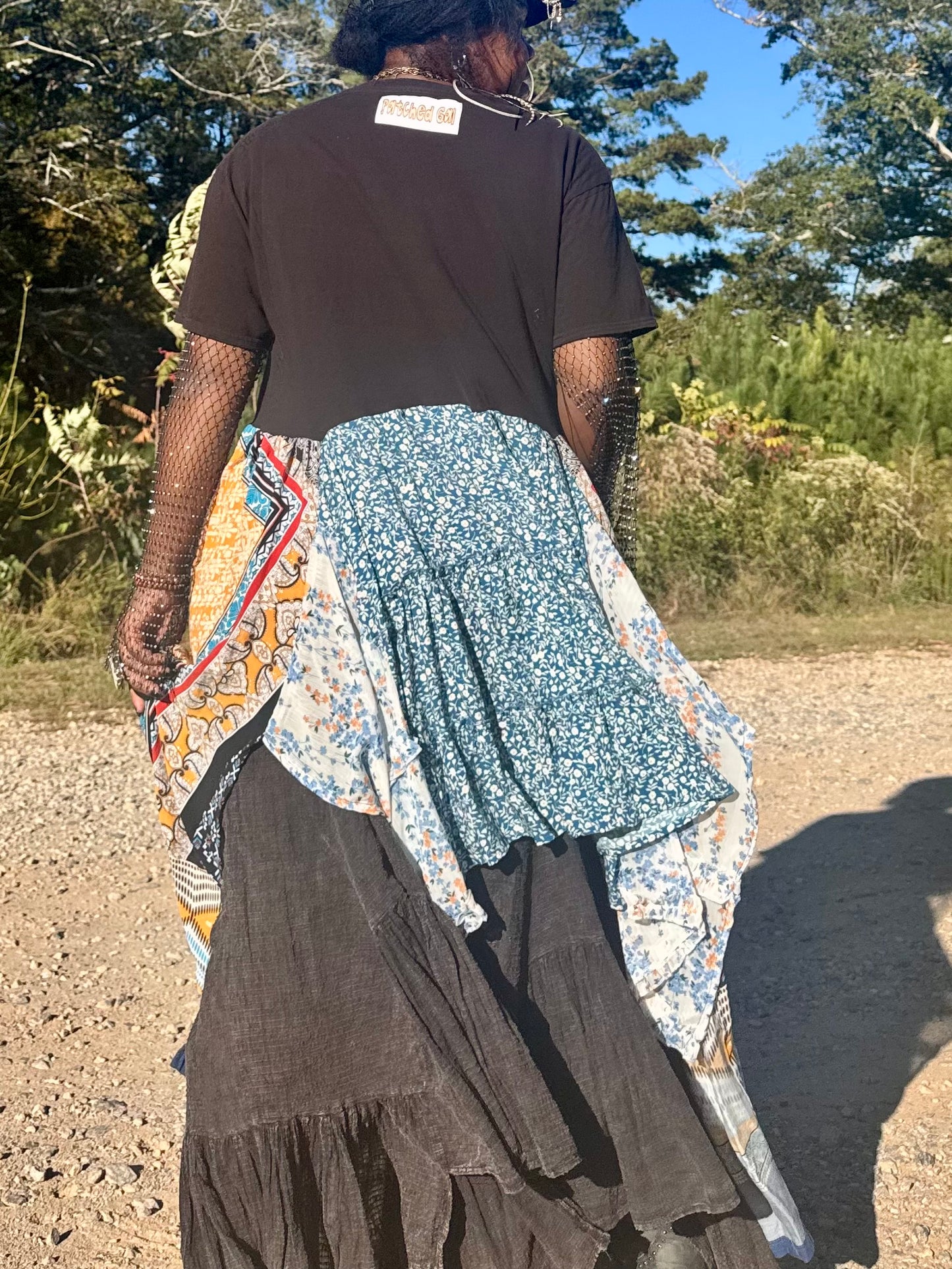 Medium-2XL Elvis Presley Maxi Tee