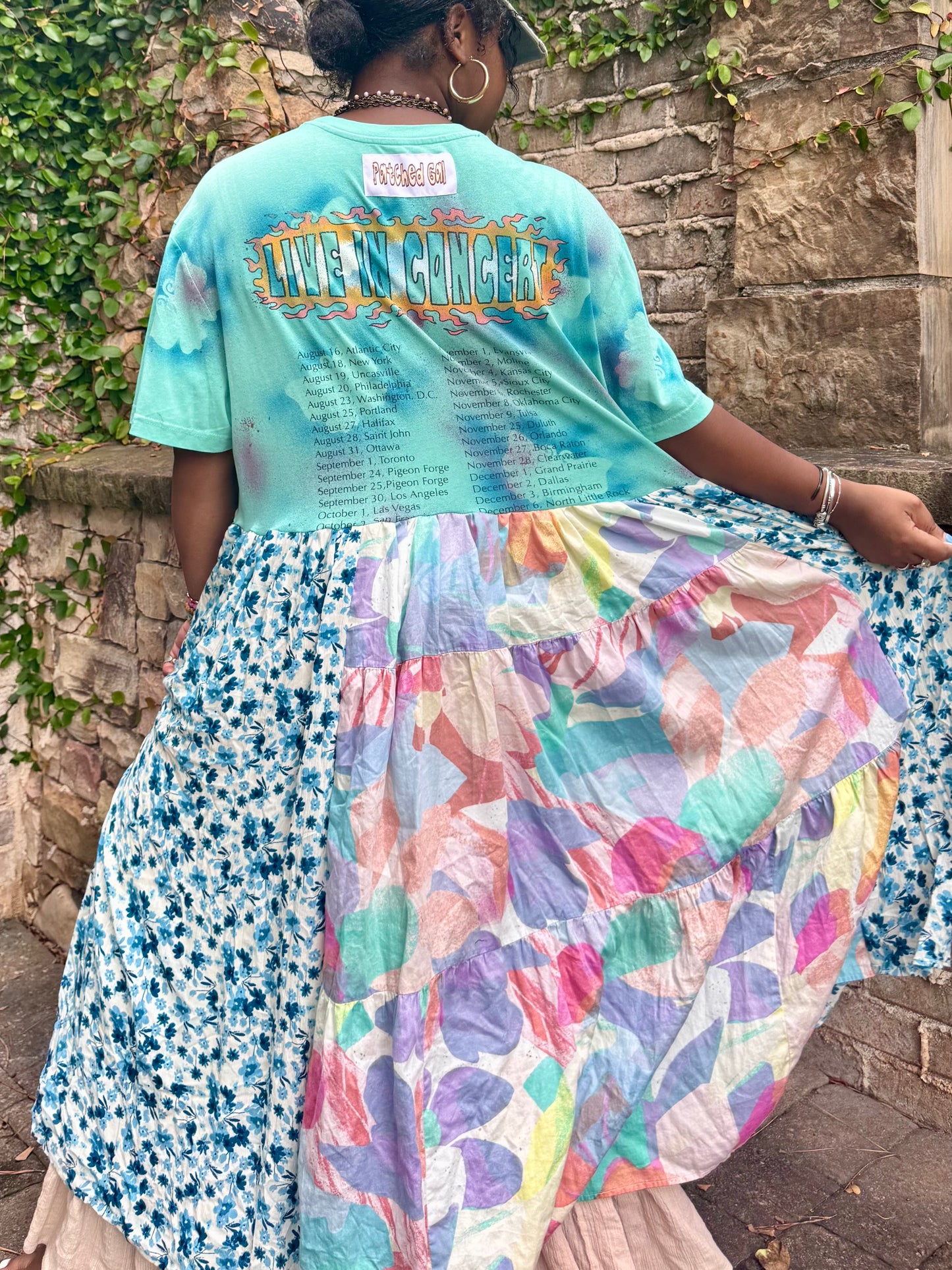 Large-3XL Dolly Parton Maxi Tee