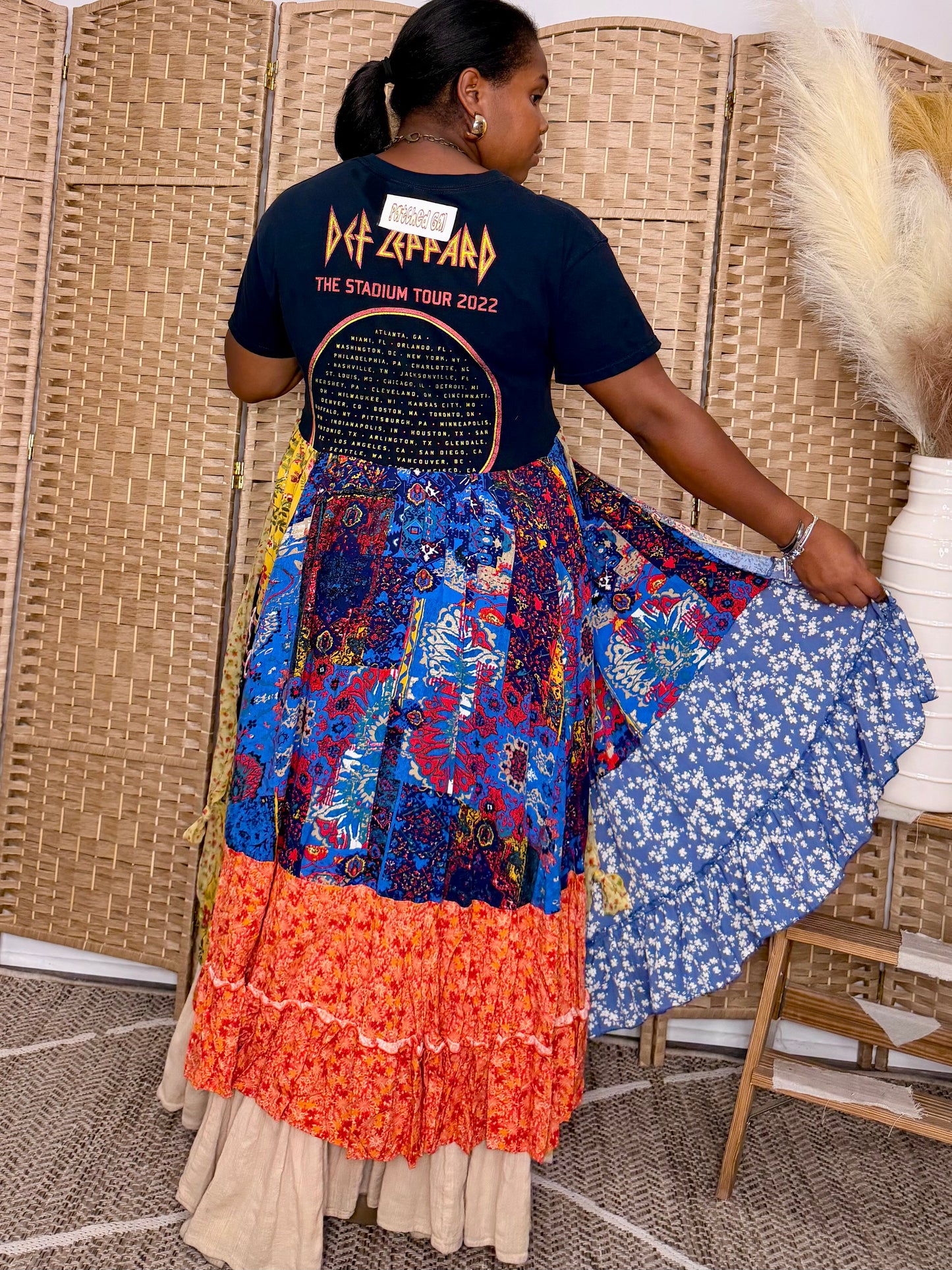 Small-Extra Large Def Leppard Maxi Tee