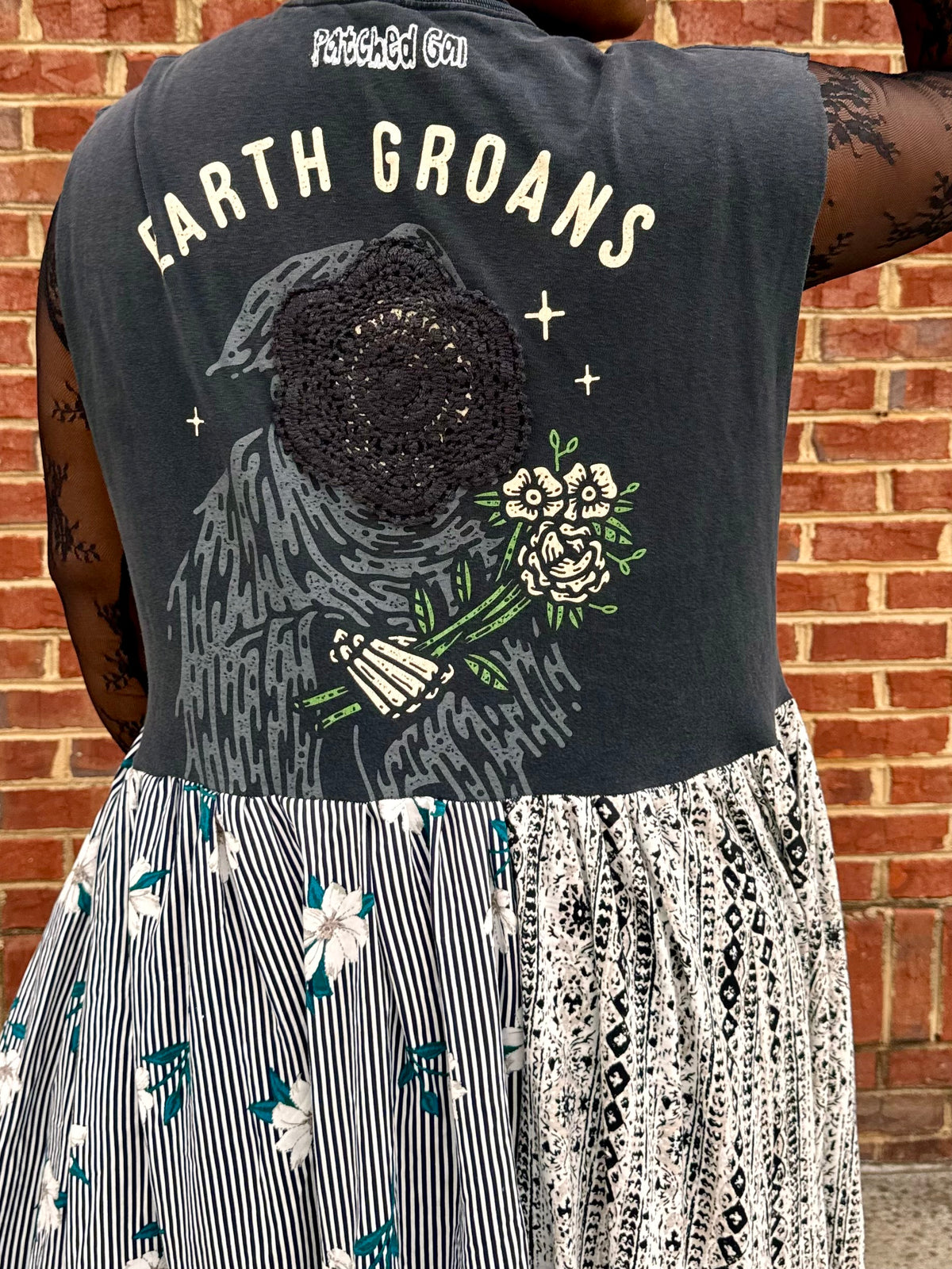 Small-1XL Earth Groans Maxi Tee – Patched Gal