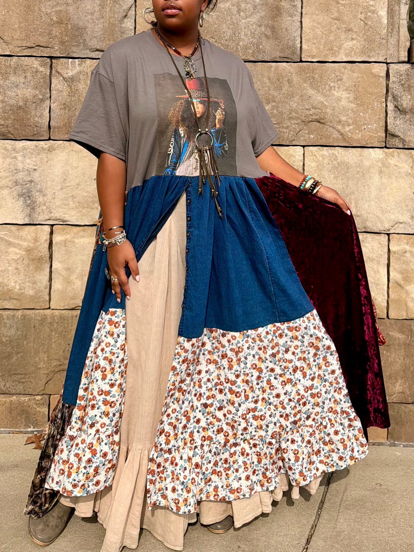 Extra Large-4XL Erykah Badu Maxi Tee