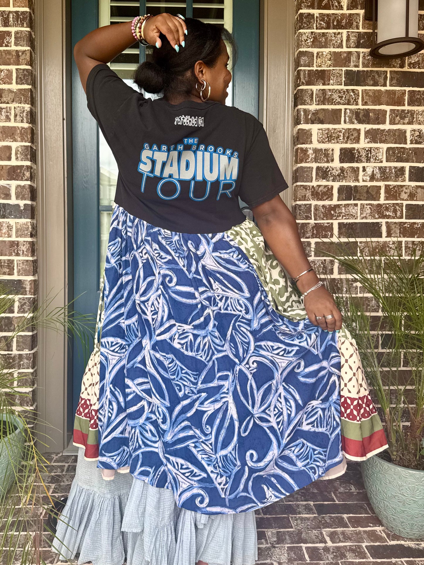 Extra Small-Extra Large Garth Brooks Maxi Tee