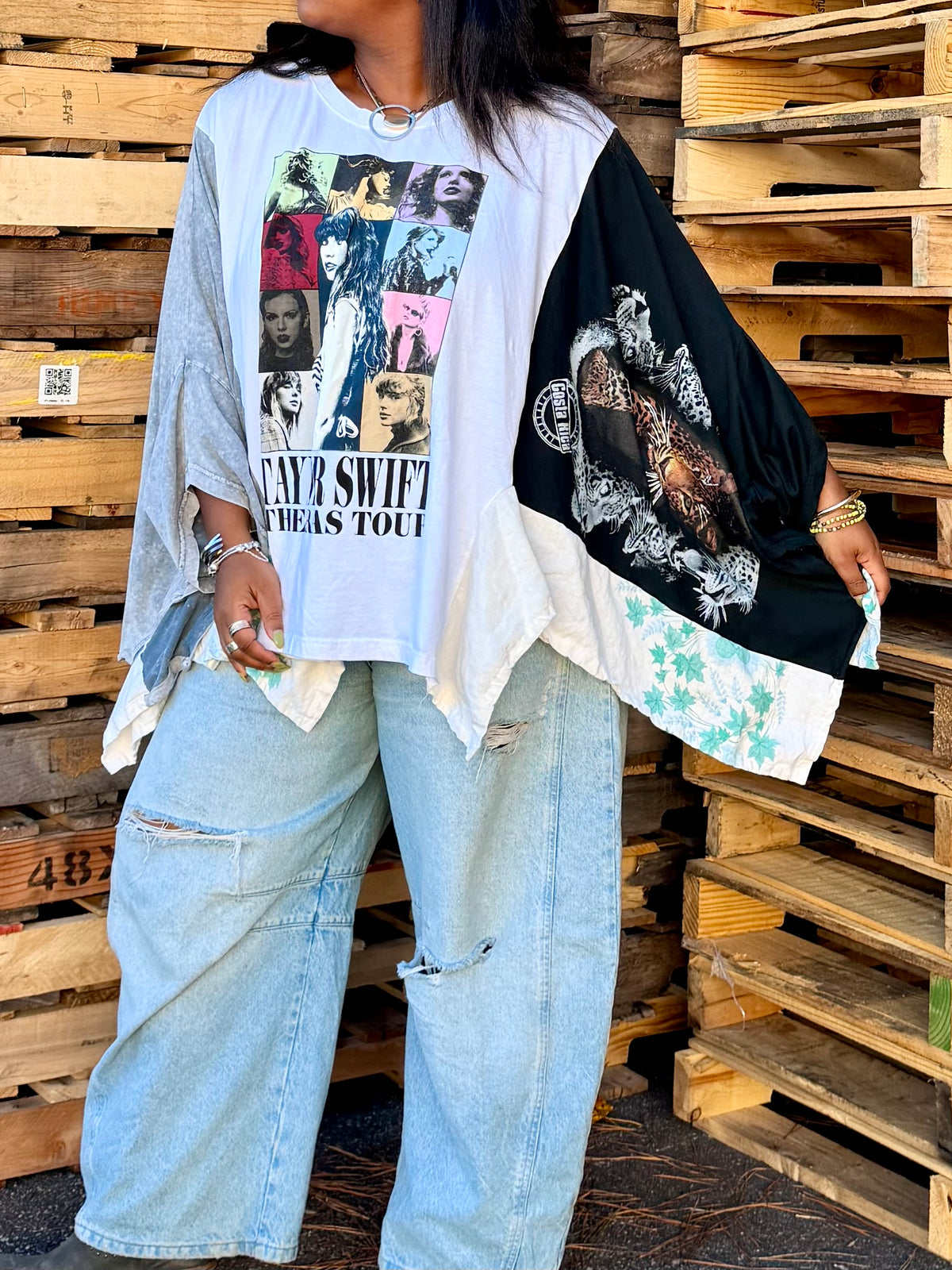 Medium-2XL Taylor Swift Poncho Tee