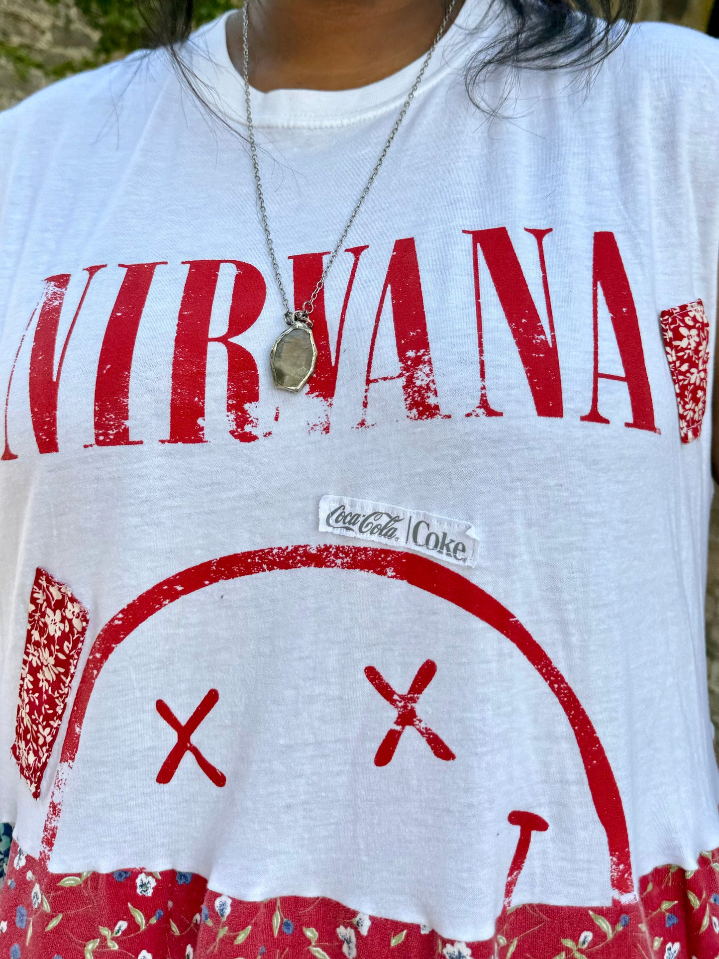 Medium-2XL Nirvana/Cola Maxi Tee