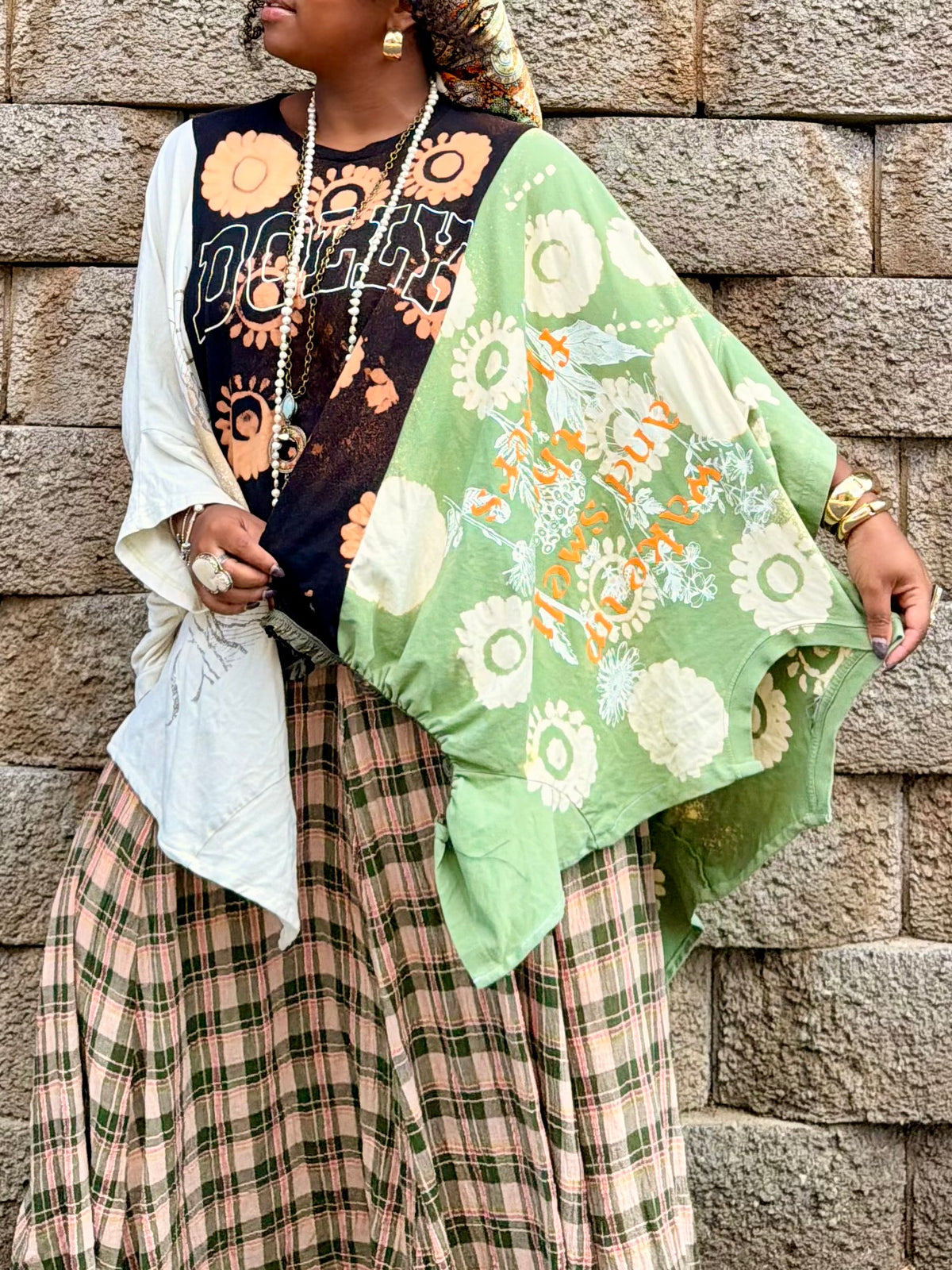 Small- 2XL Dolly Parton Poncho Tee