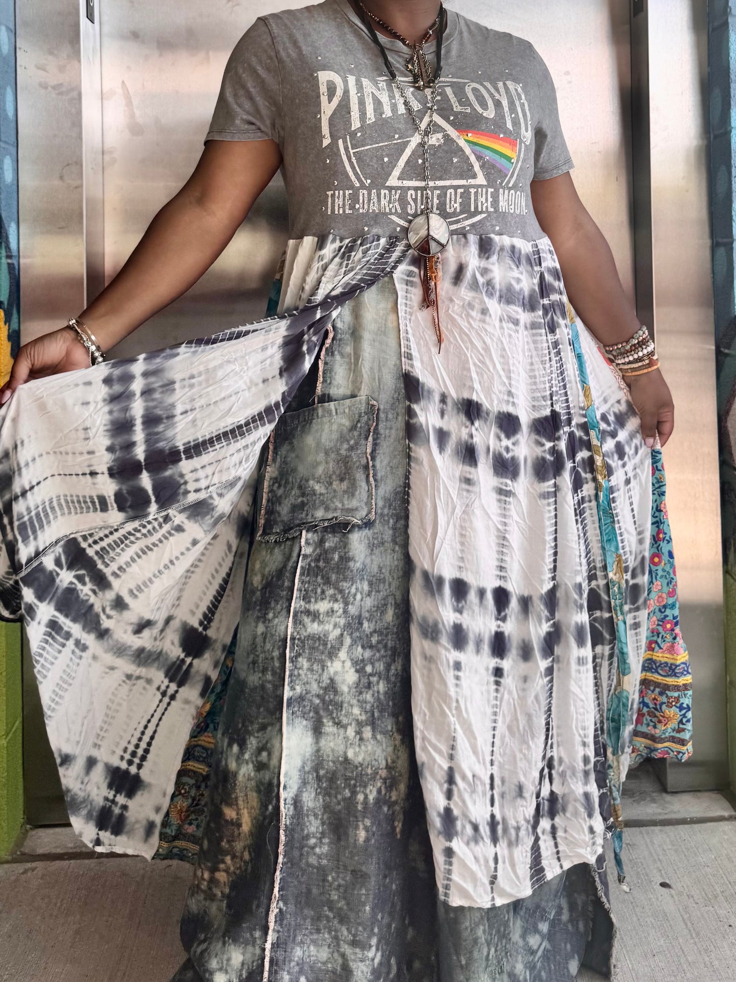 XXS-Medium Pink Floyd Maxi Tee