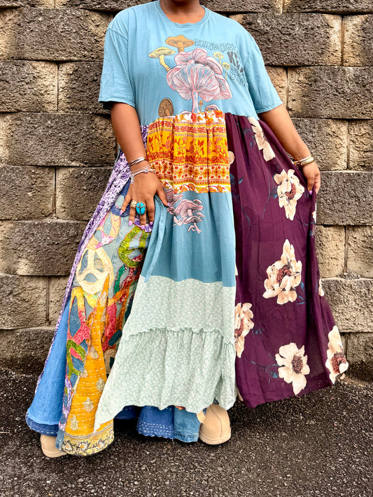 Large-2XL Kindness Is Key Maxi Tee