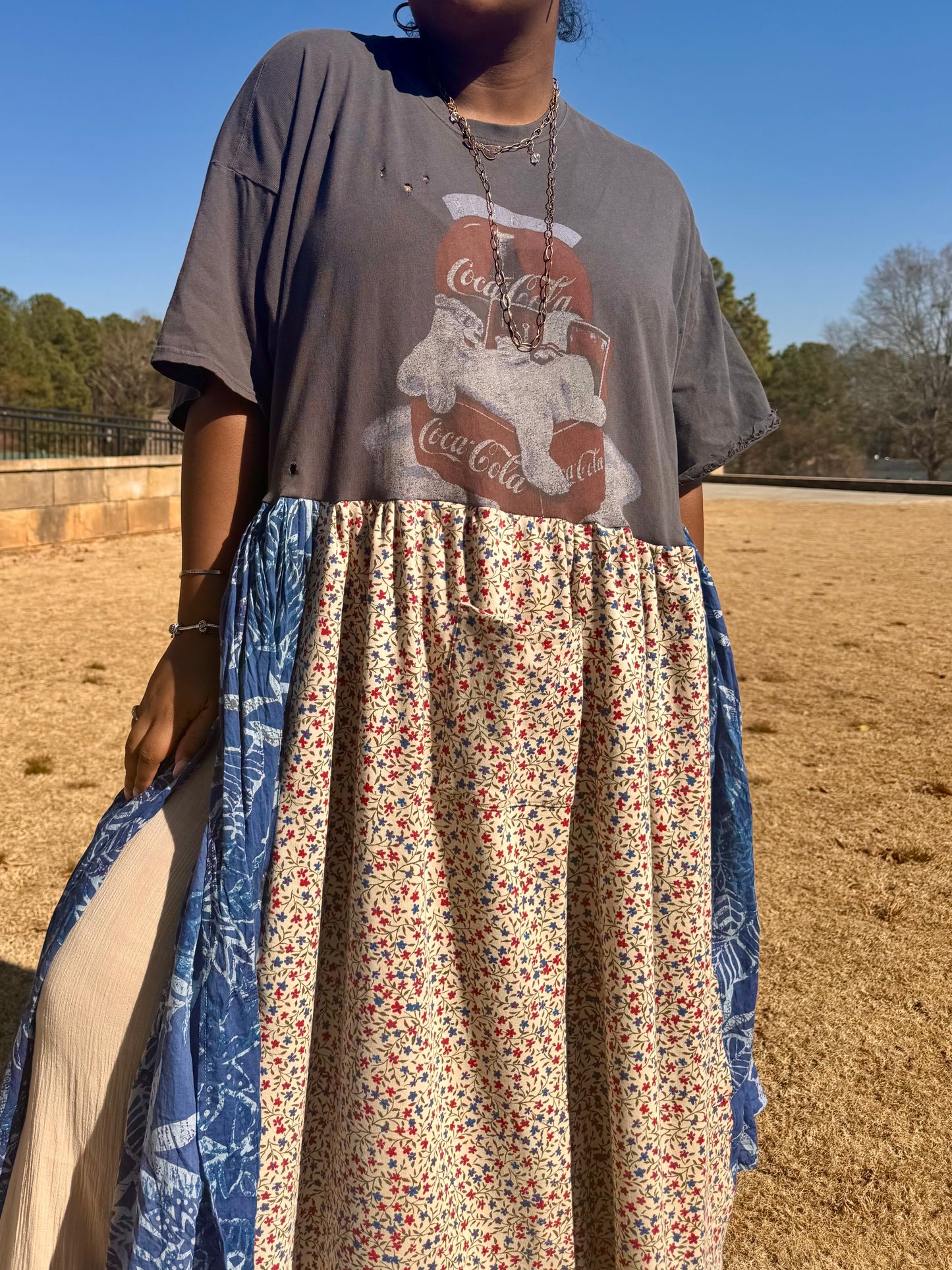 Large-3XL Coca Cola Maxi Tee