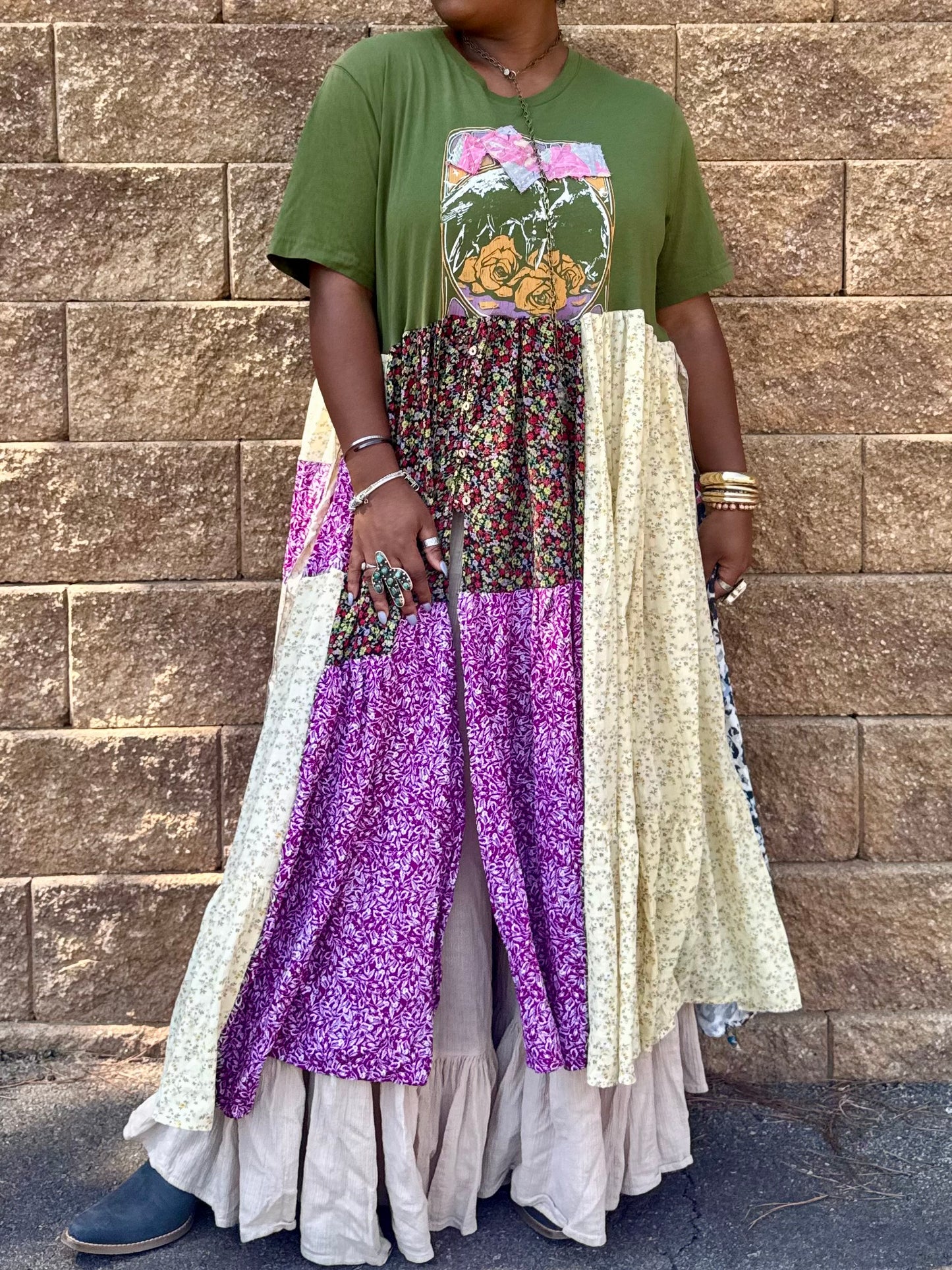 Small-1XL Rose Valley Maxi Tee