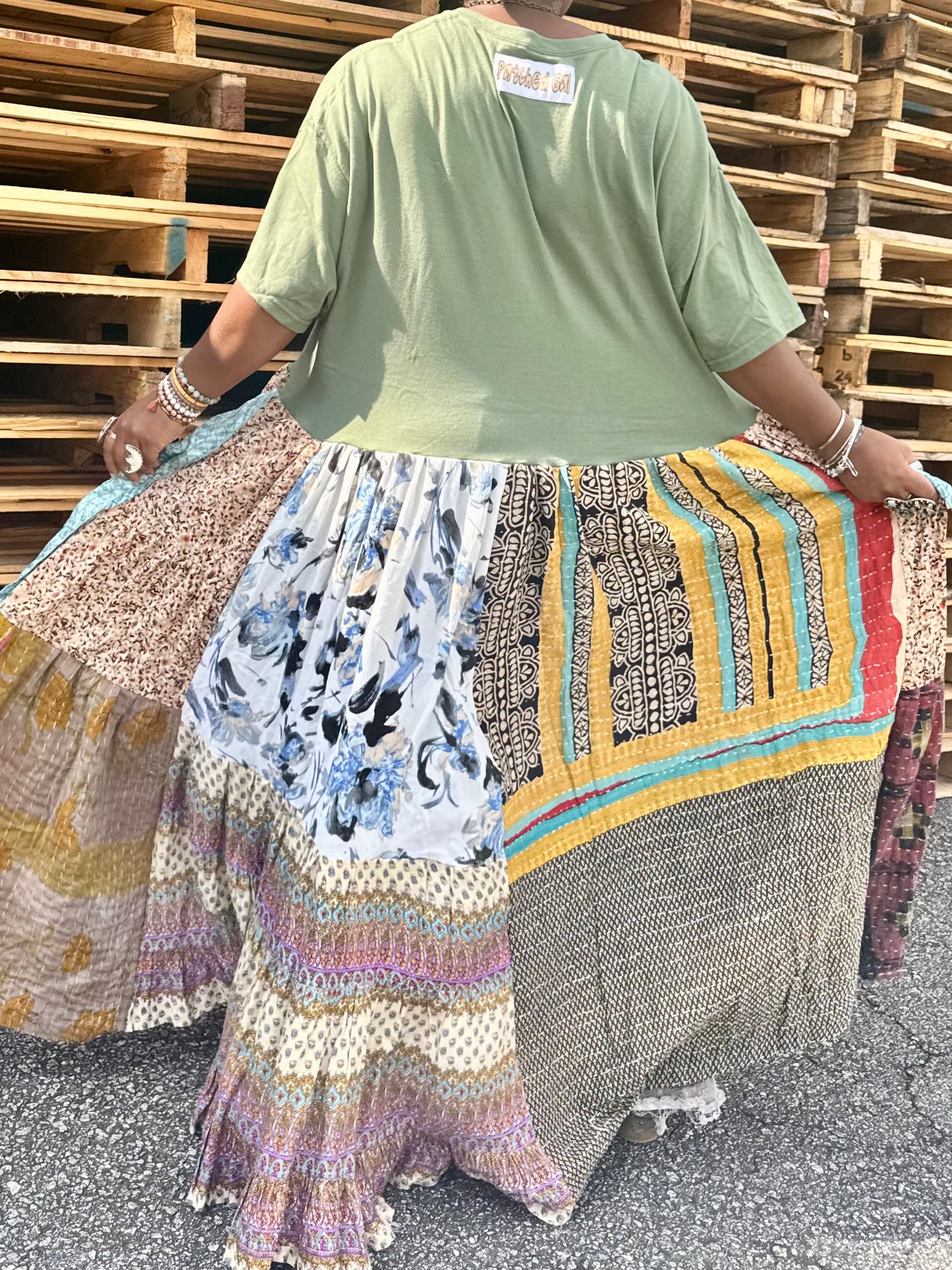 Extra Large-4XL Queen Maxi Tee