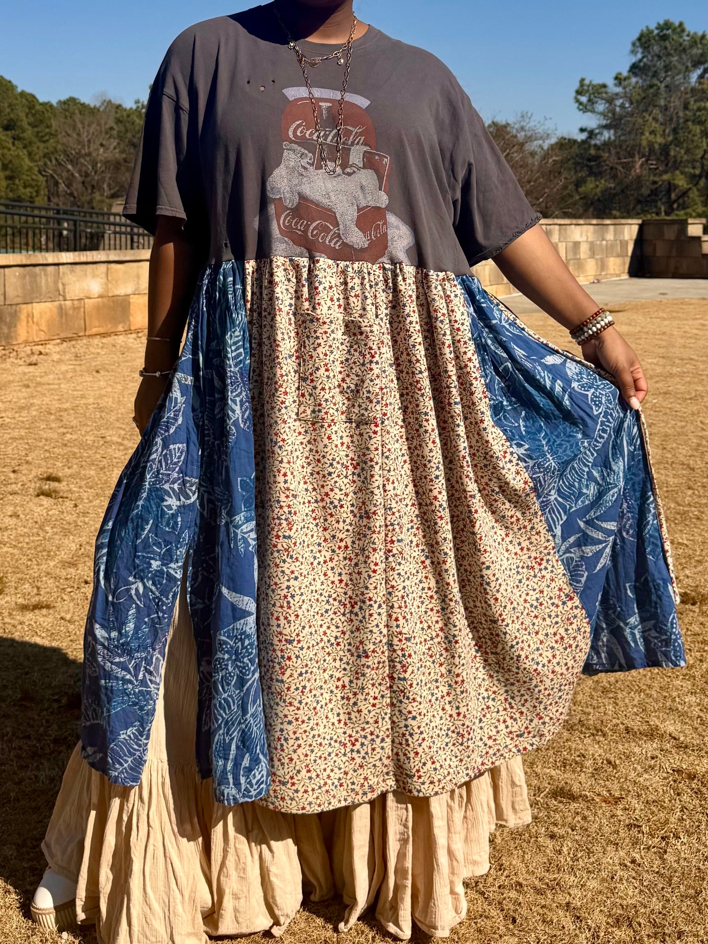 Large-3XL Coca Cola Maxi Tee