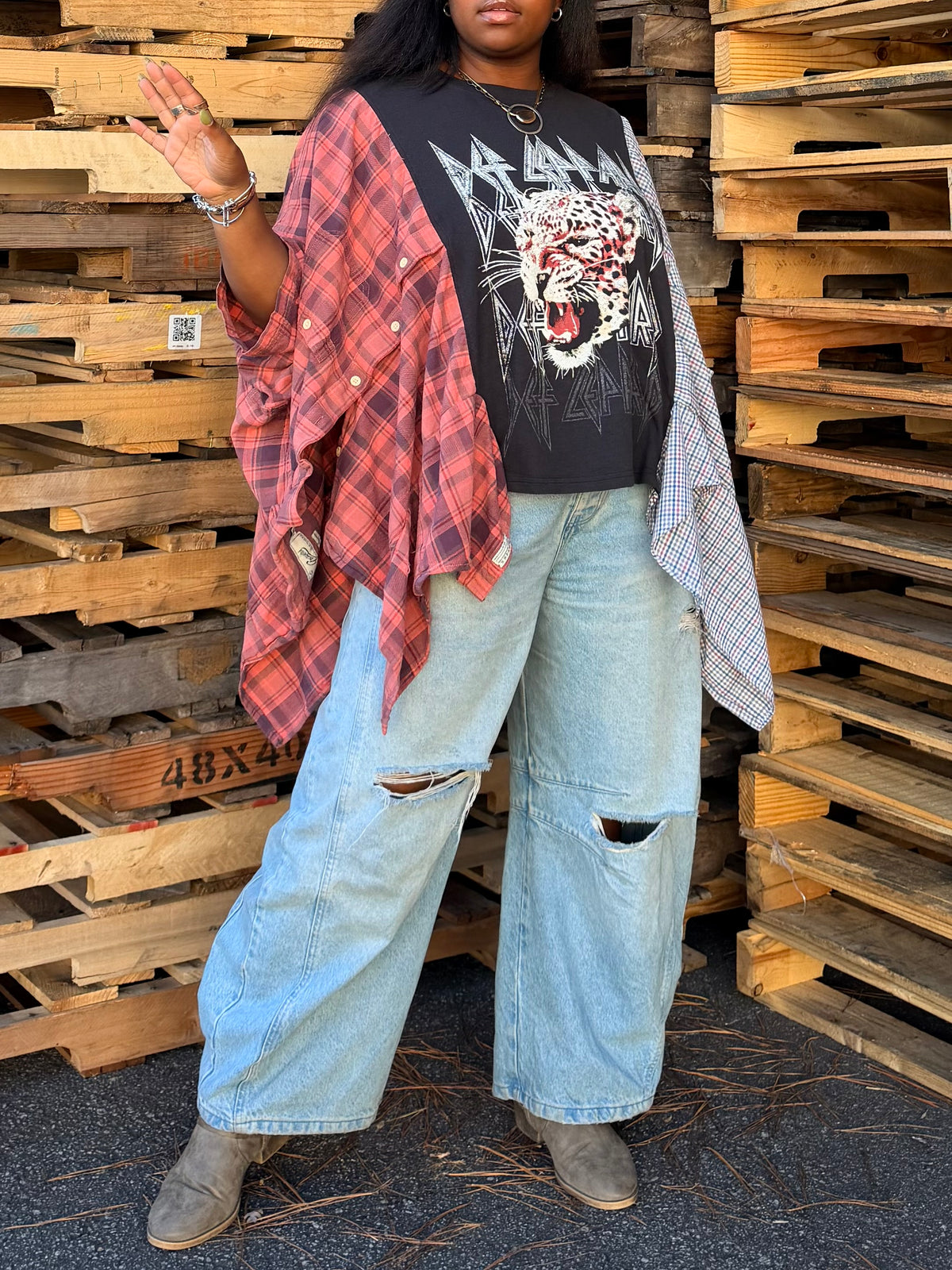Extra Small-Extra Large Def Leppard Poncho Tee