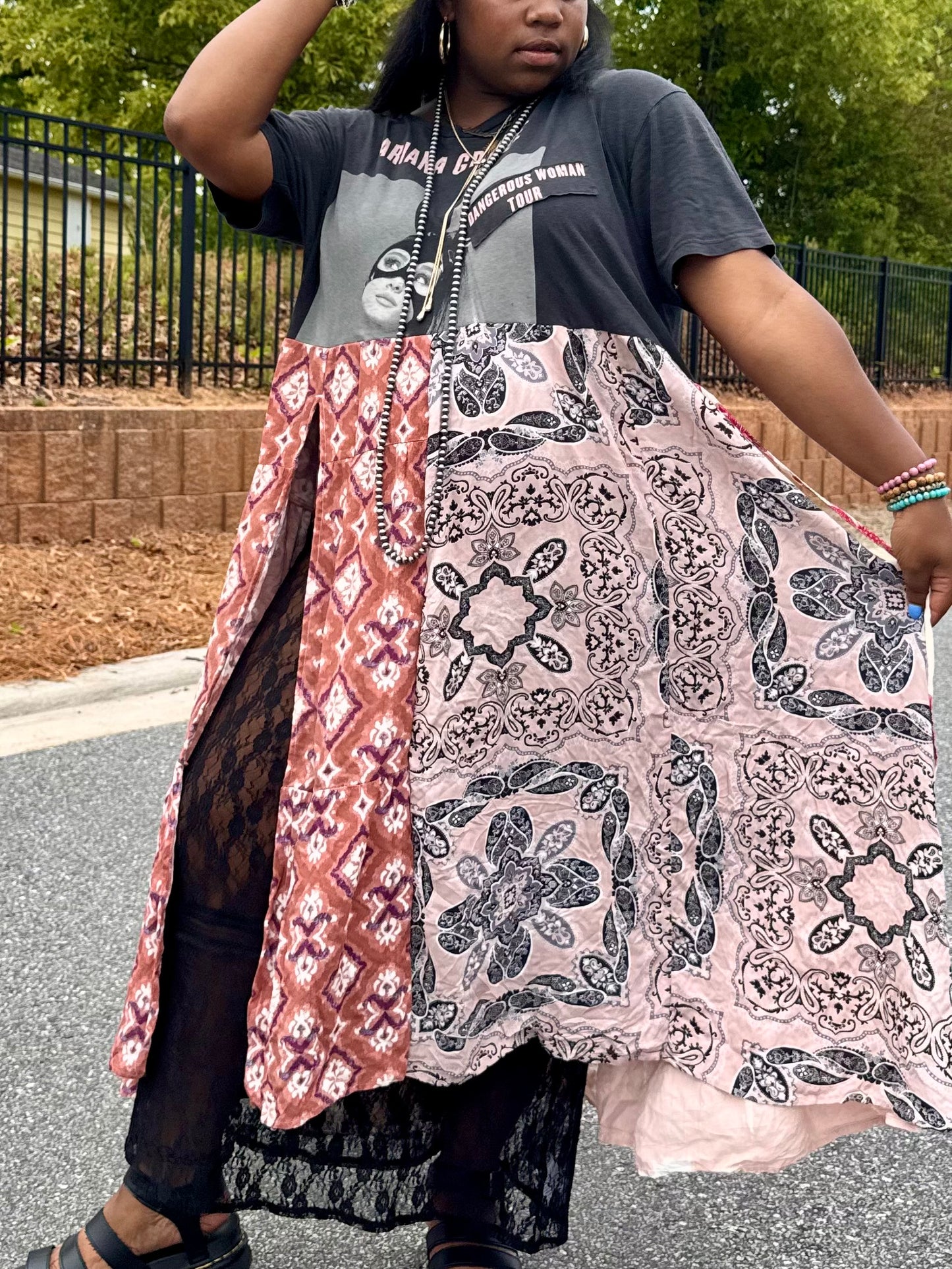 Small-Extra Large Ariana Grande Maxi Tee