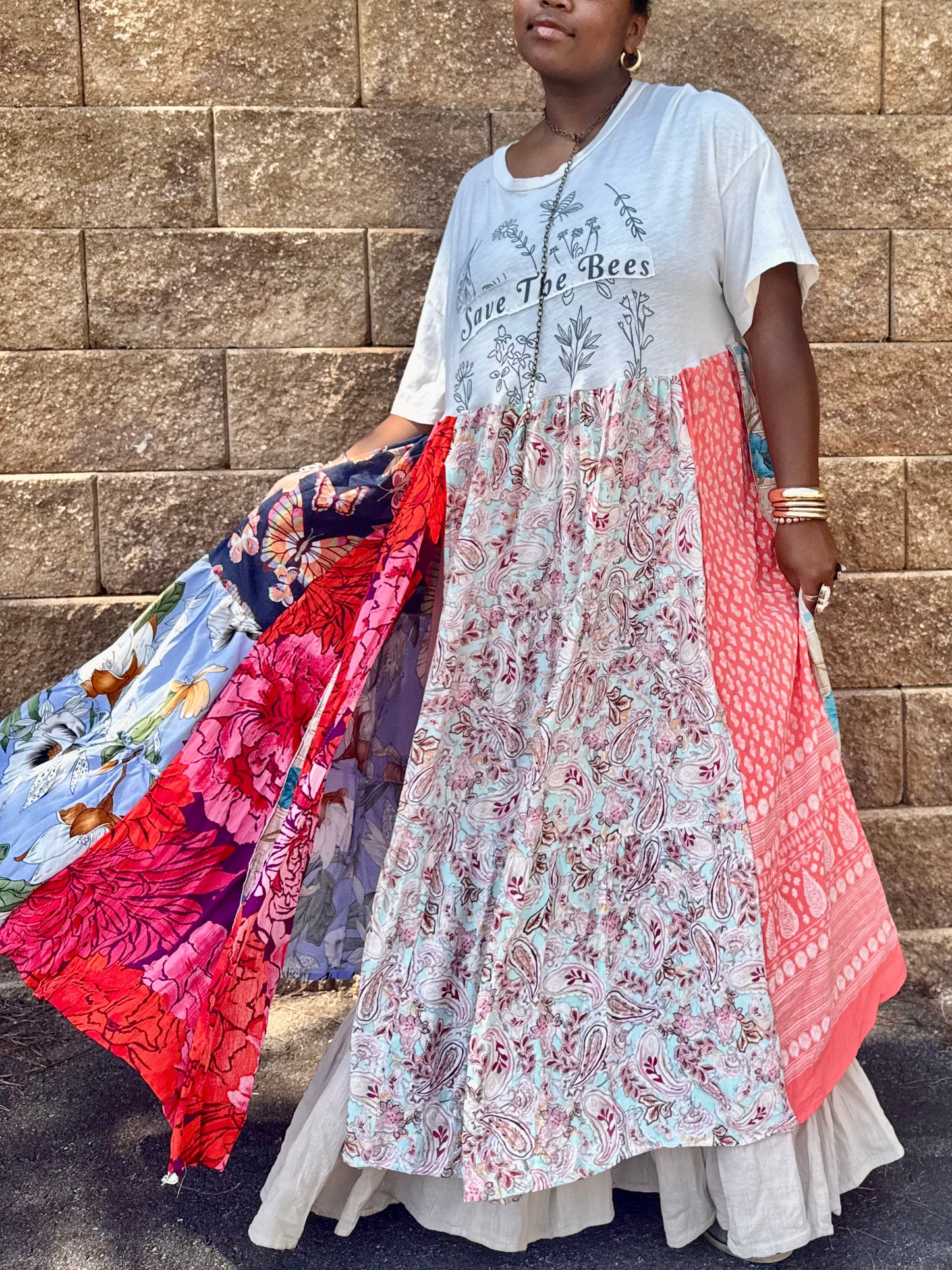 Medium-2XL Save The Bees Maxi Tee