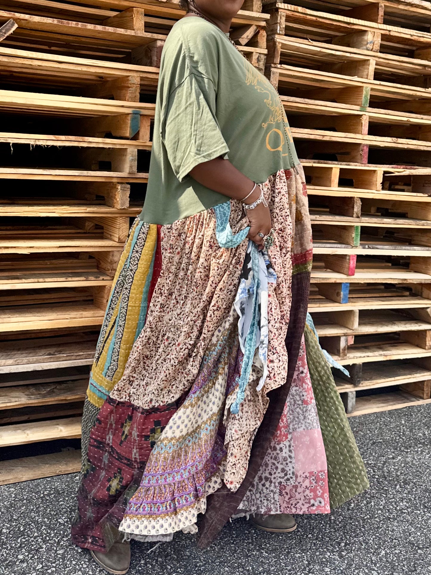 Extra Large-4XL Queen Maxi Tee