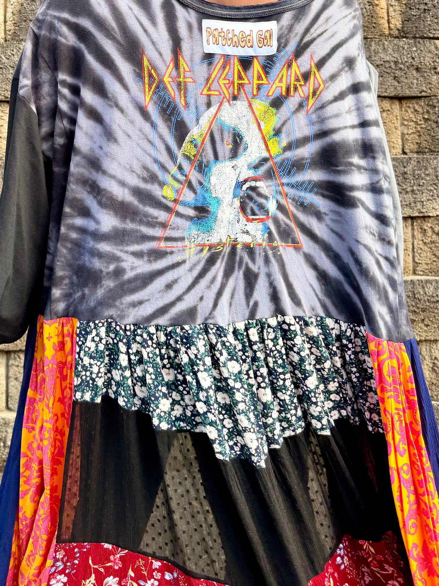 2XL-5XL Def Leppard High Low Swing Tee